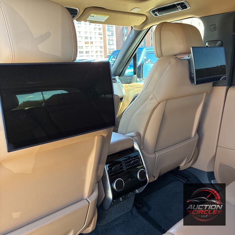 2023 Land Rover Range Rover P530 SE LWB