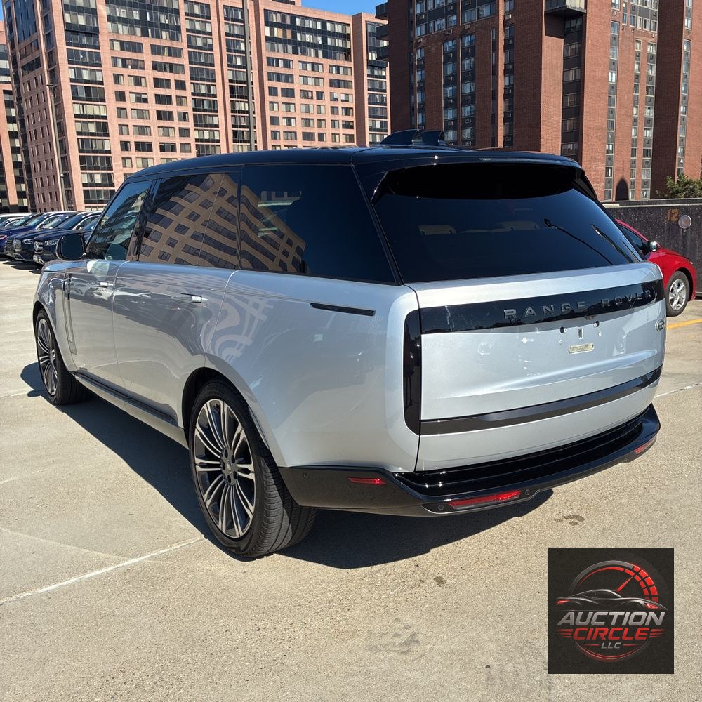2023 Land Rover Range Rover P530 SE LWB
