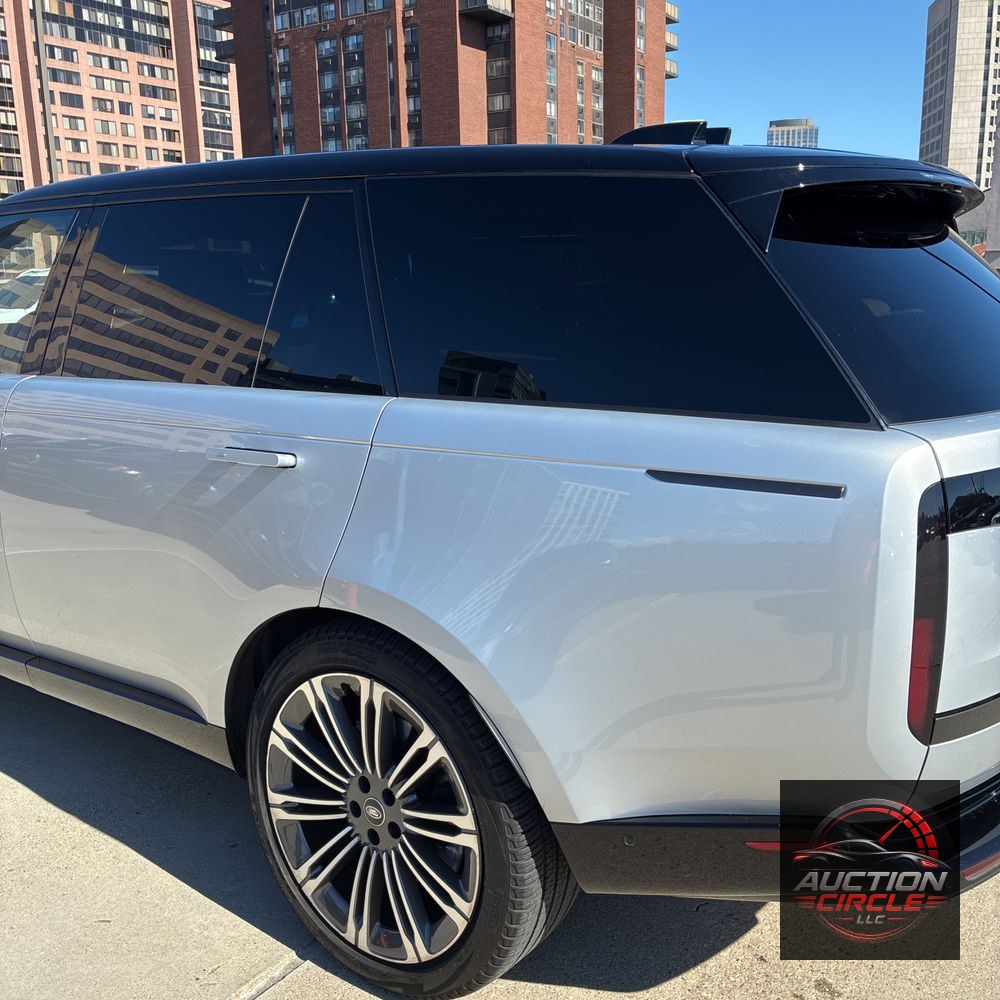 2023 Land Rover Range Rover P530 SE LWB