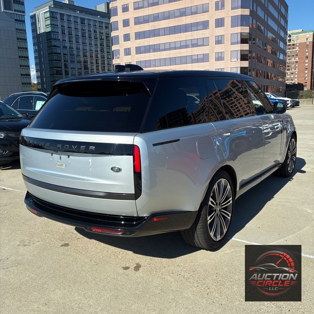 2023 Land Rover Range Rover P530 SE LWB