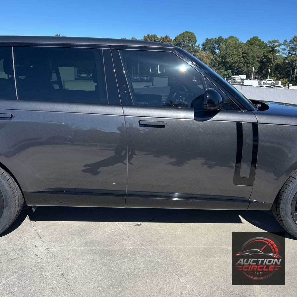 2023 Land Rover Range Rover P530 SE LWB