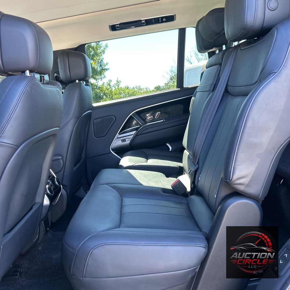 2023 Land Rover Range Rover P530 SE LWB