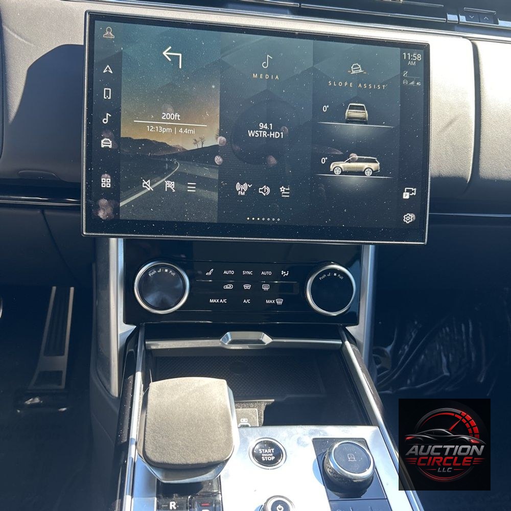 2023 Land Rover Range Rover P530 SE LWB