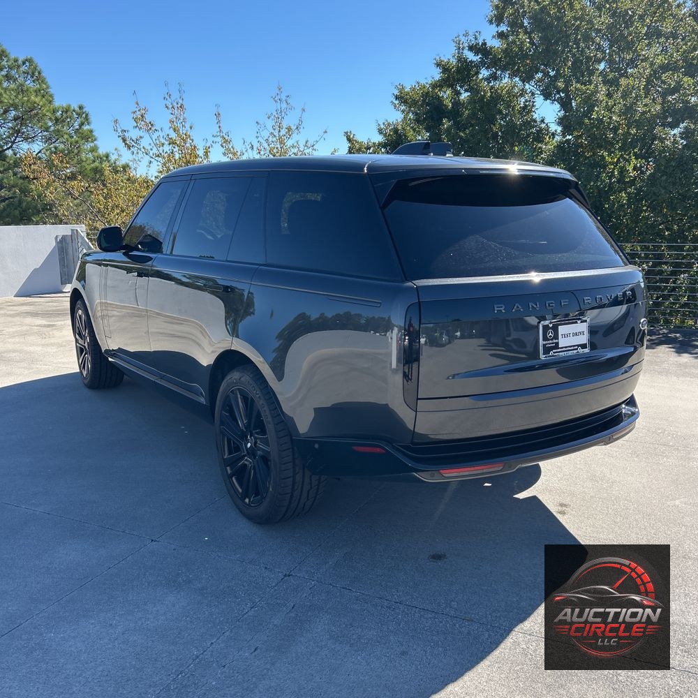 2023 Land Rover Range Rover P530 SE LWB