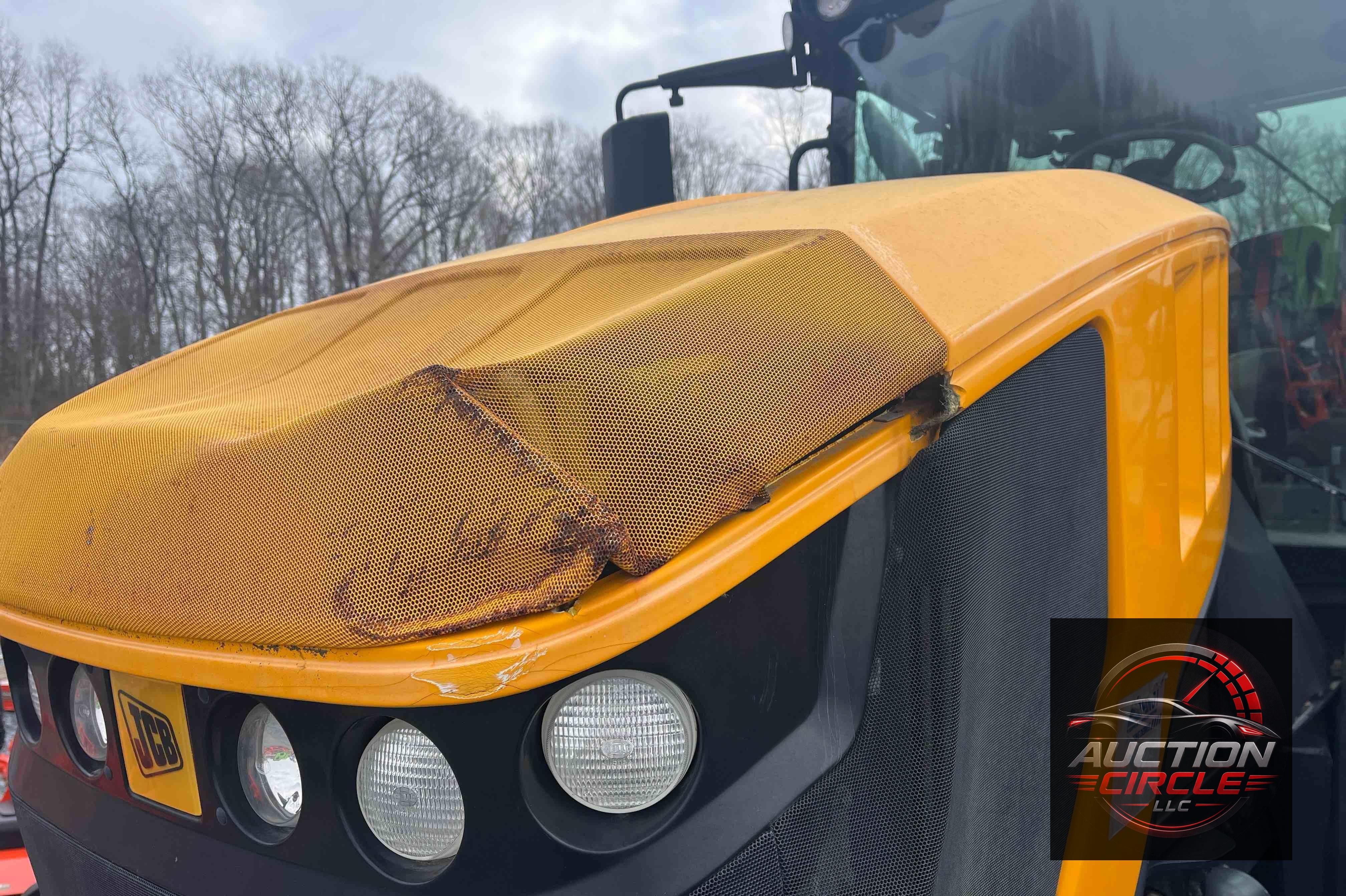 2020 JCB 8330