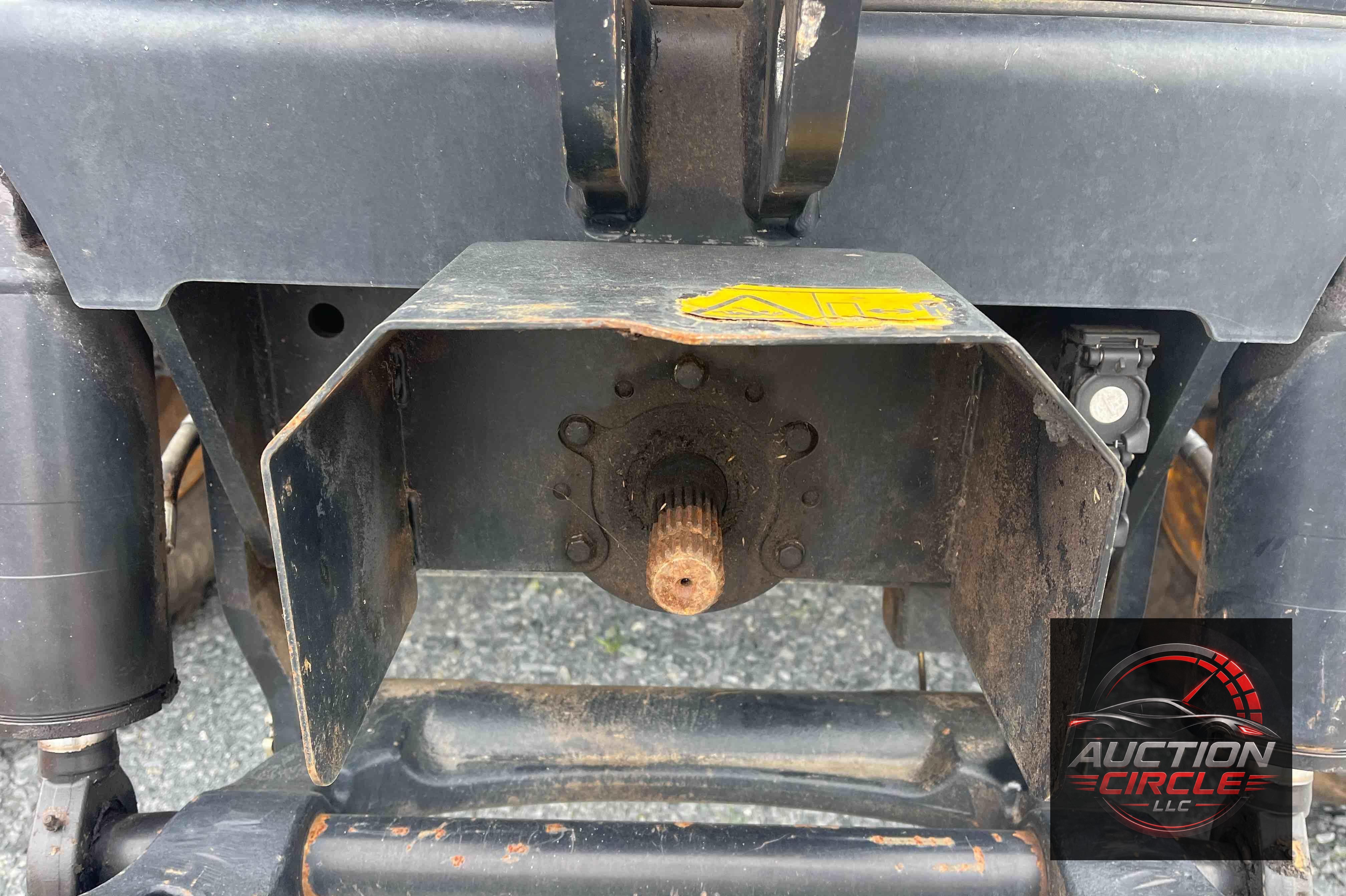 2020 JCB 8330