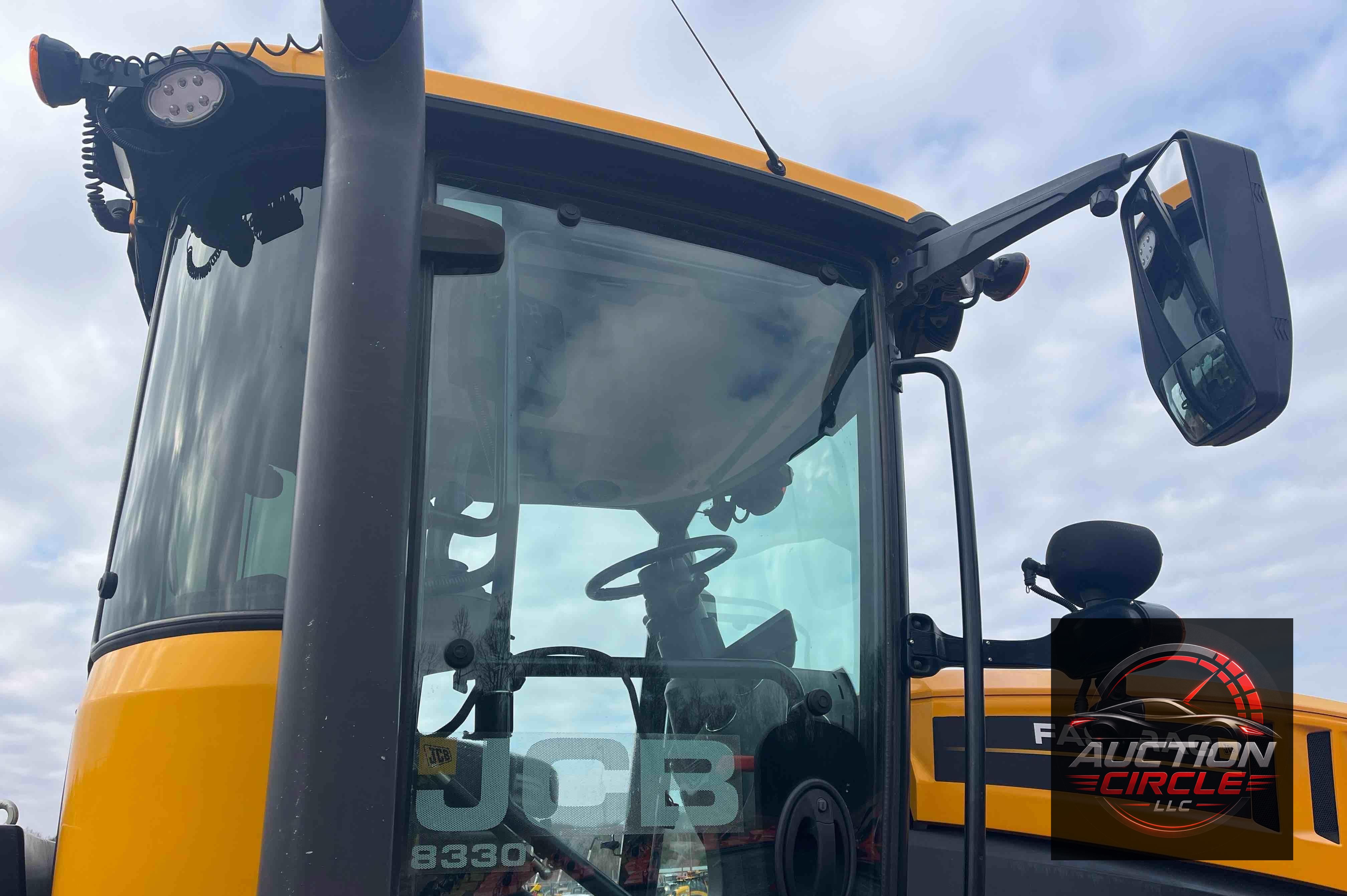 2020 JCB 8330
