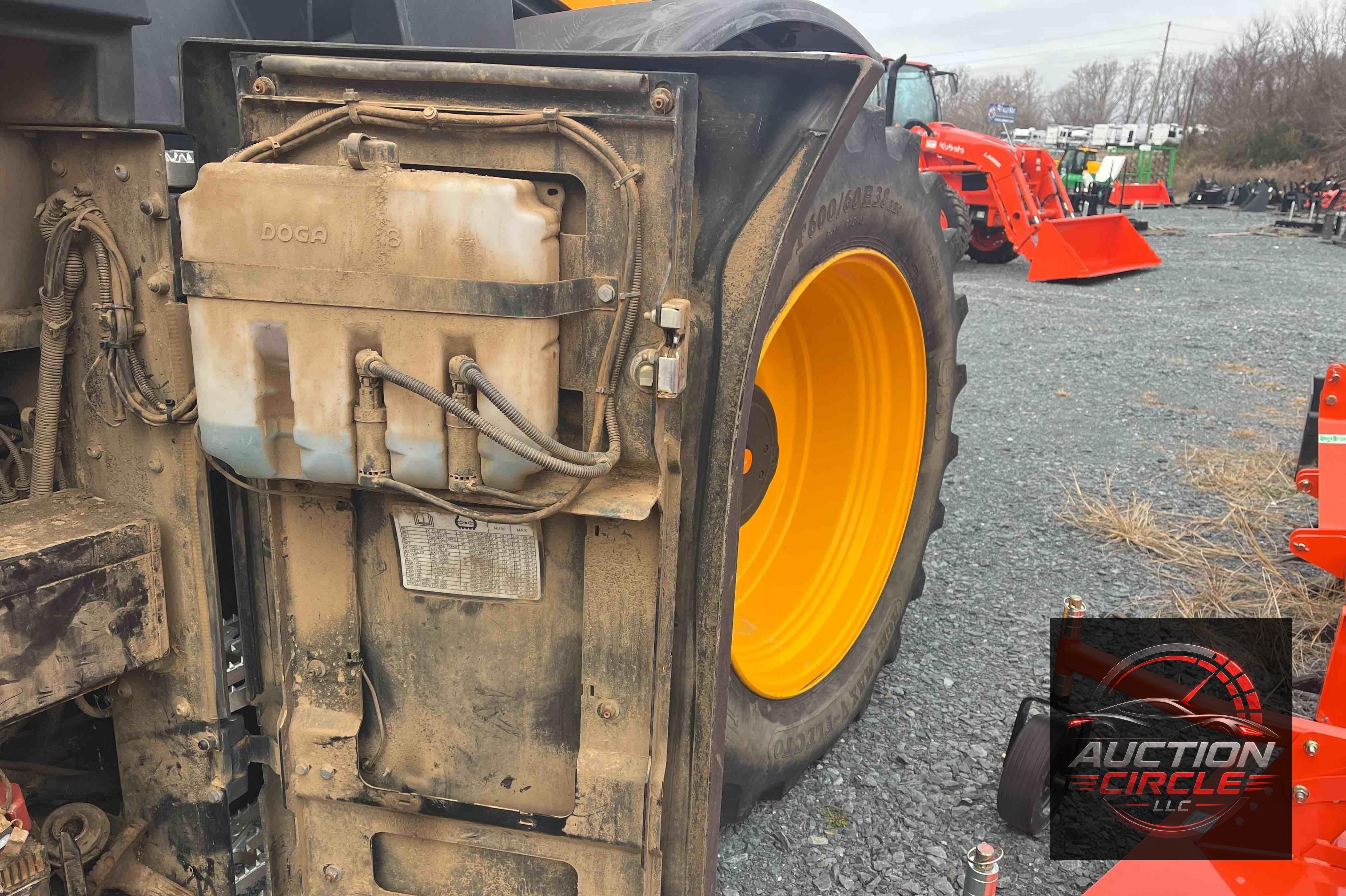 2020 JCB 8330