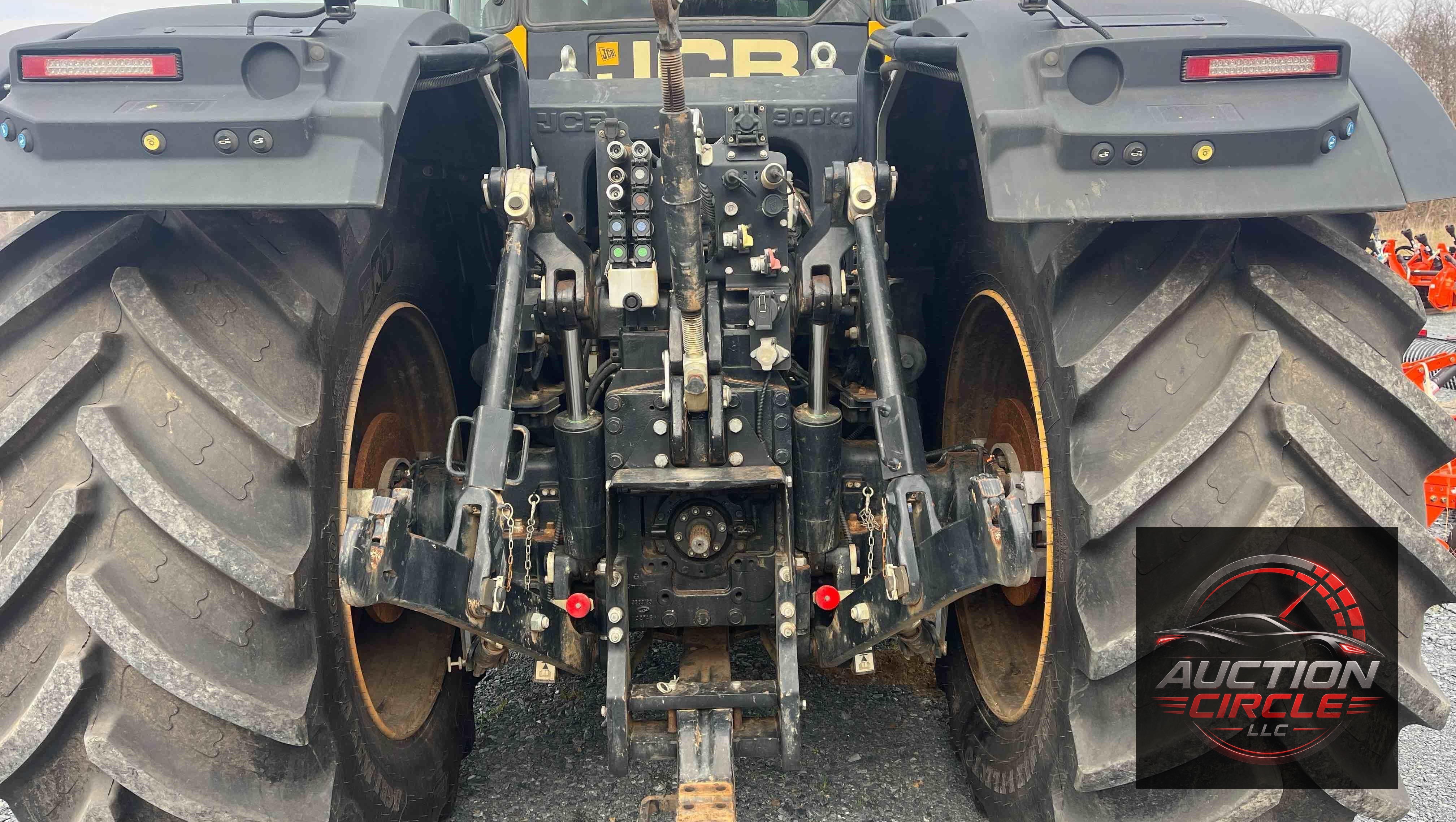 2020 JCB 8330
