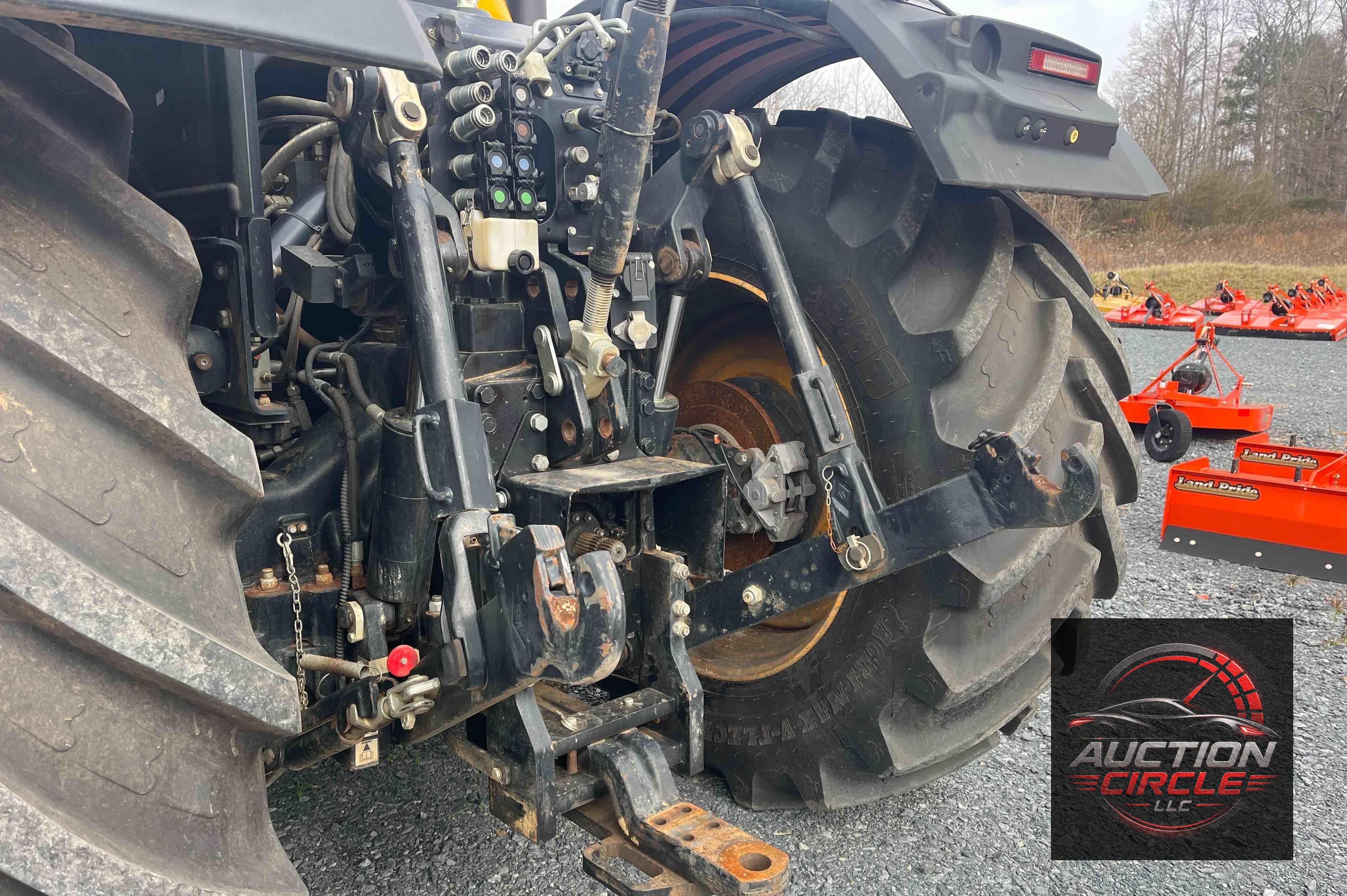 2020 JCB 8330