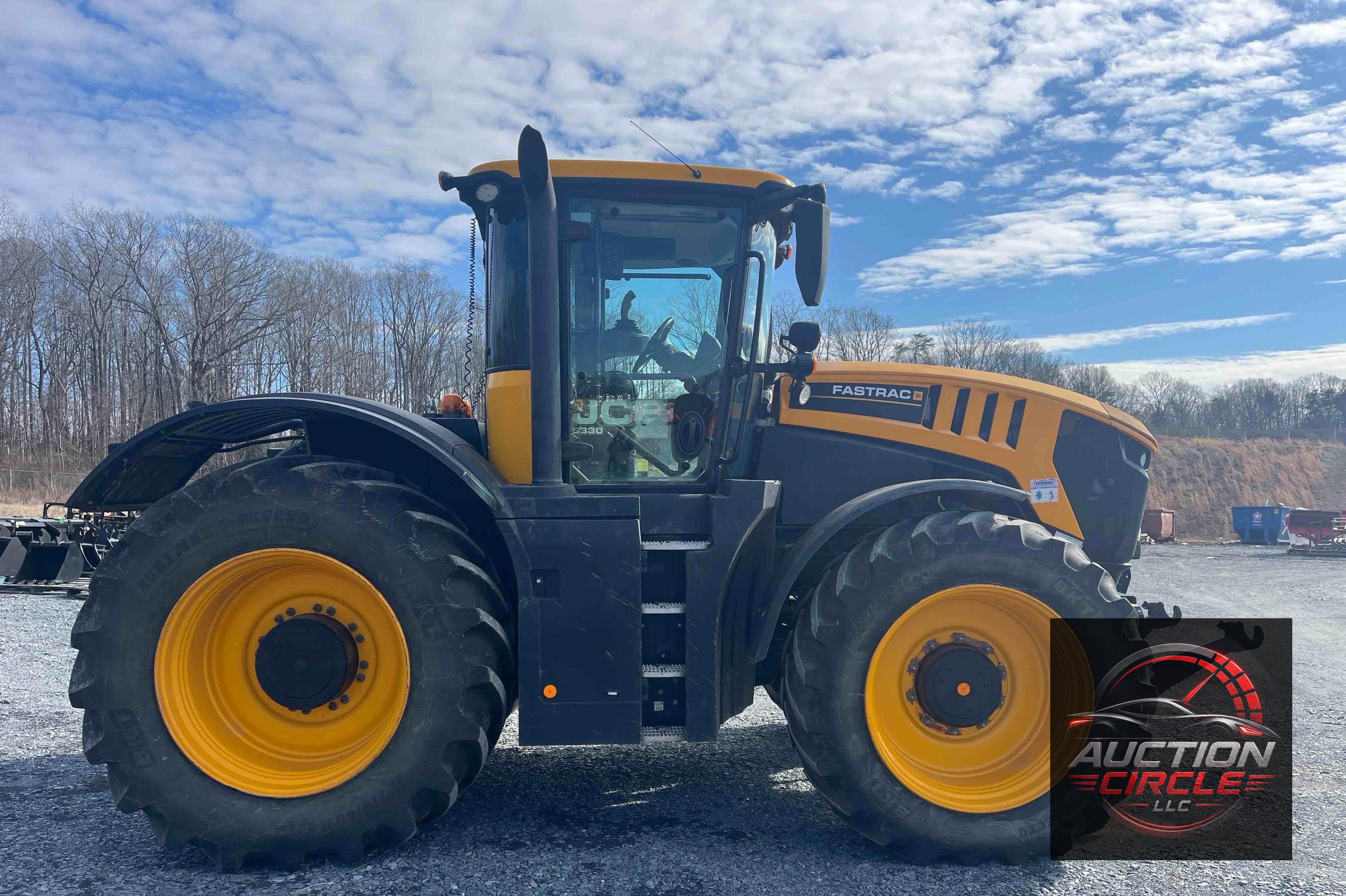 2020 JCB 8330