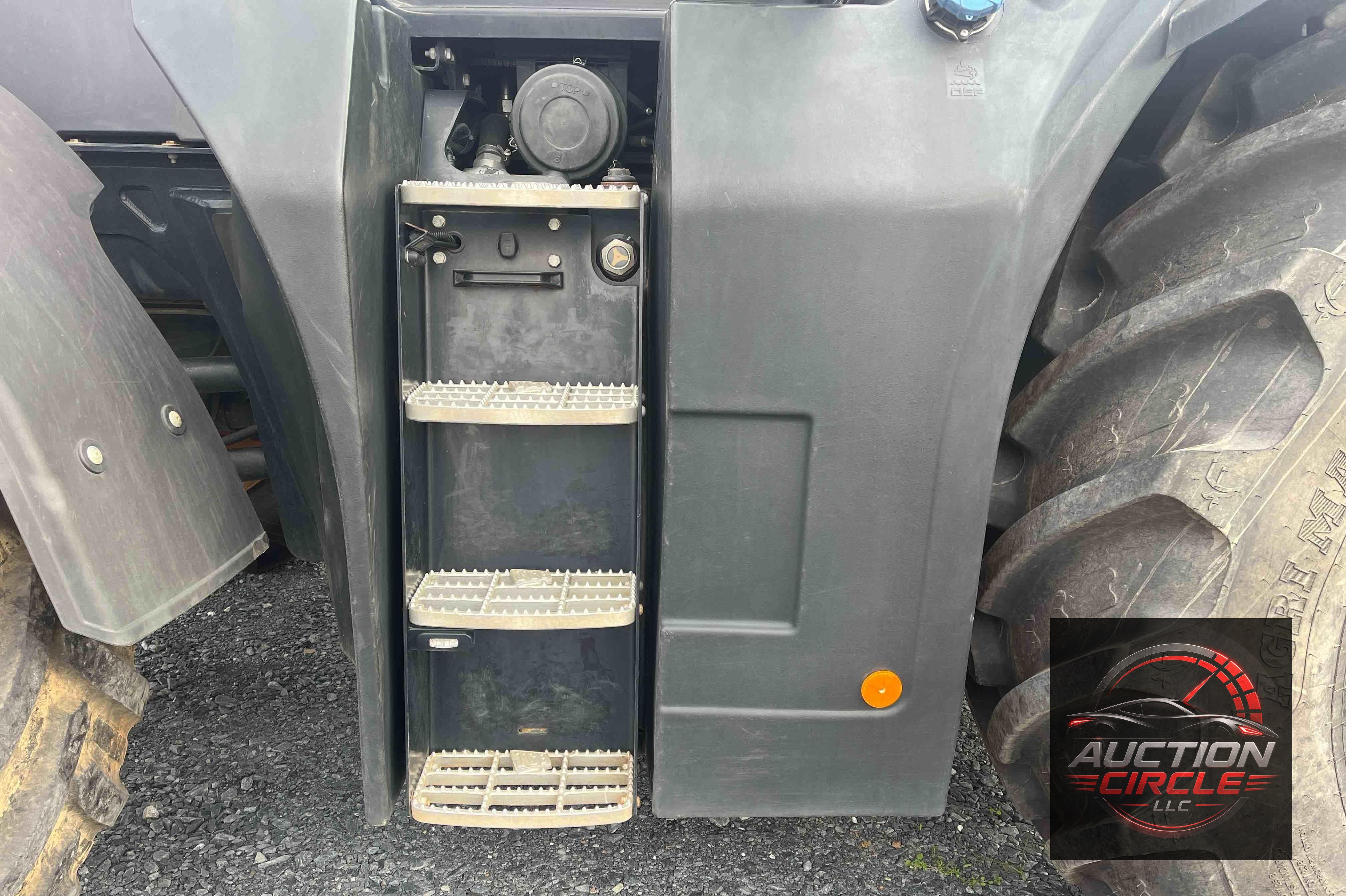 2020 JCB 8330