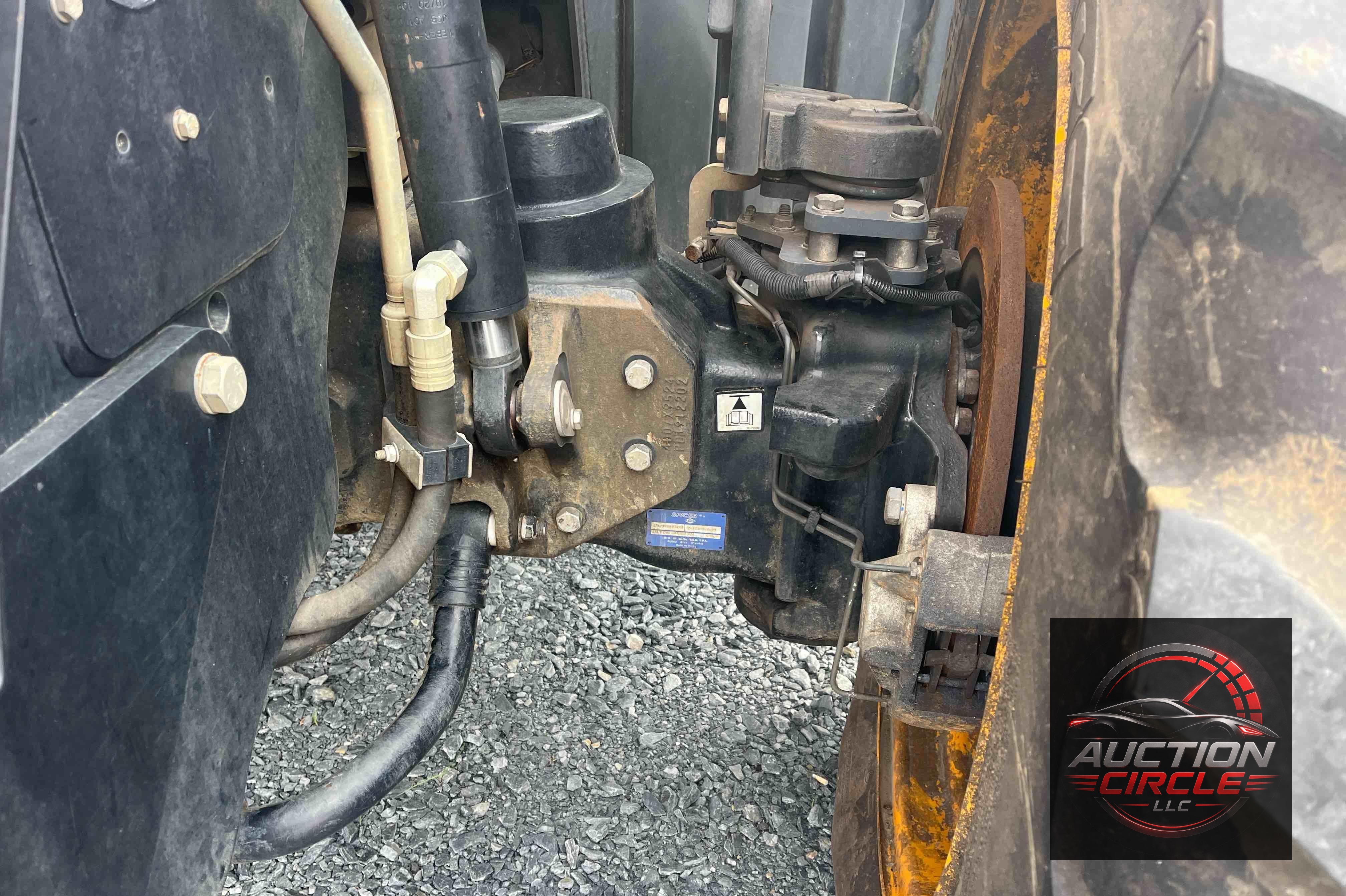 2020 JCB 8330