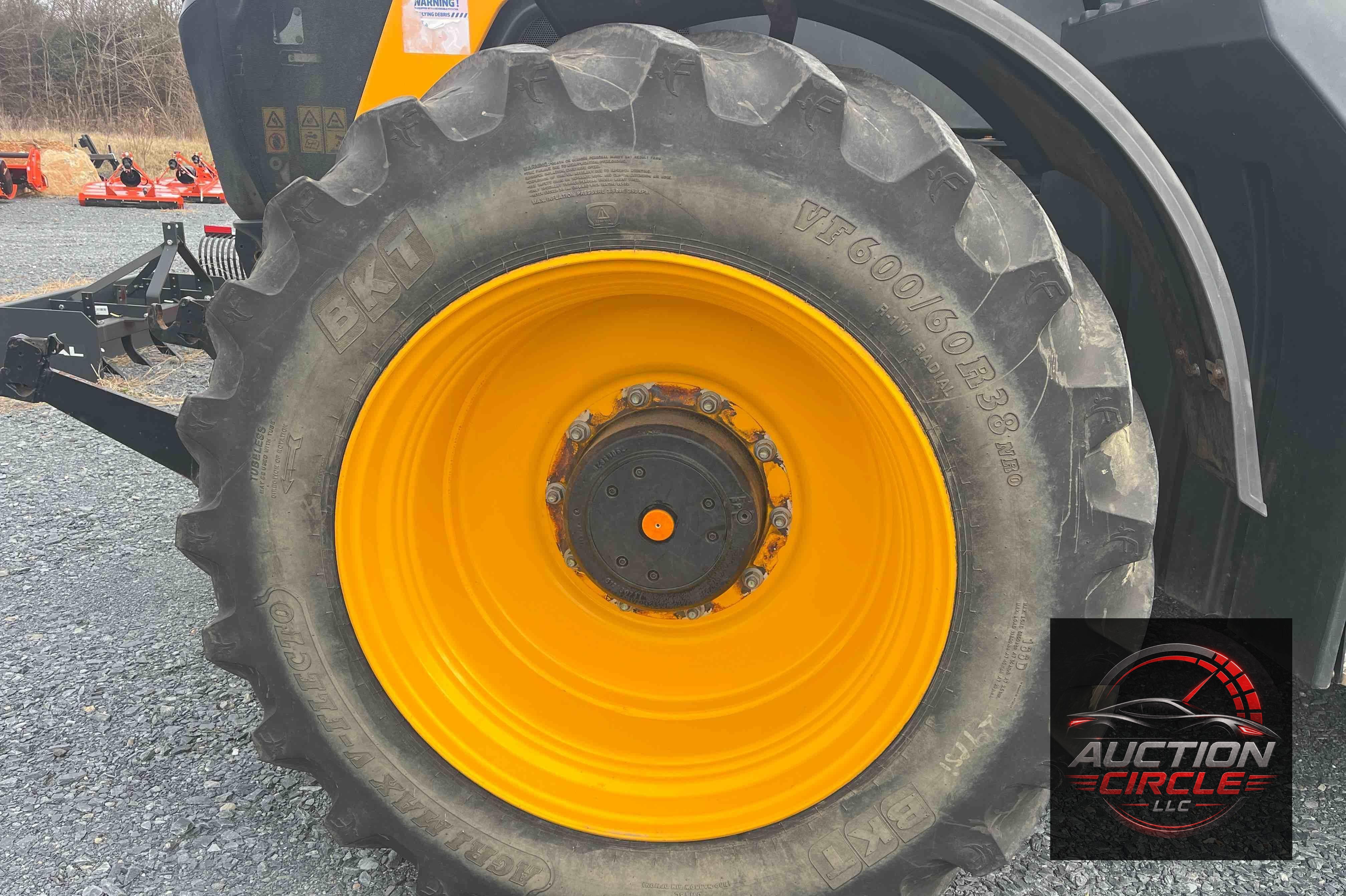 2020 JCB 8330