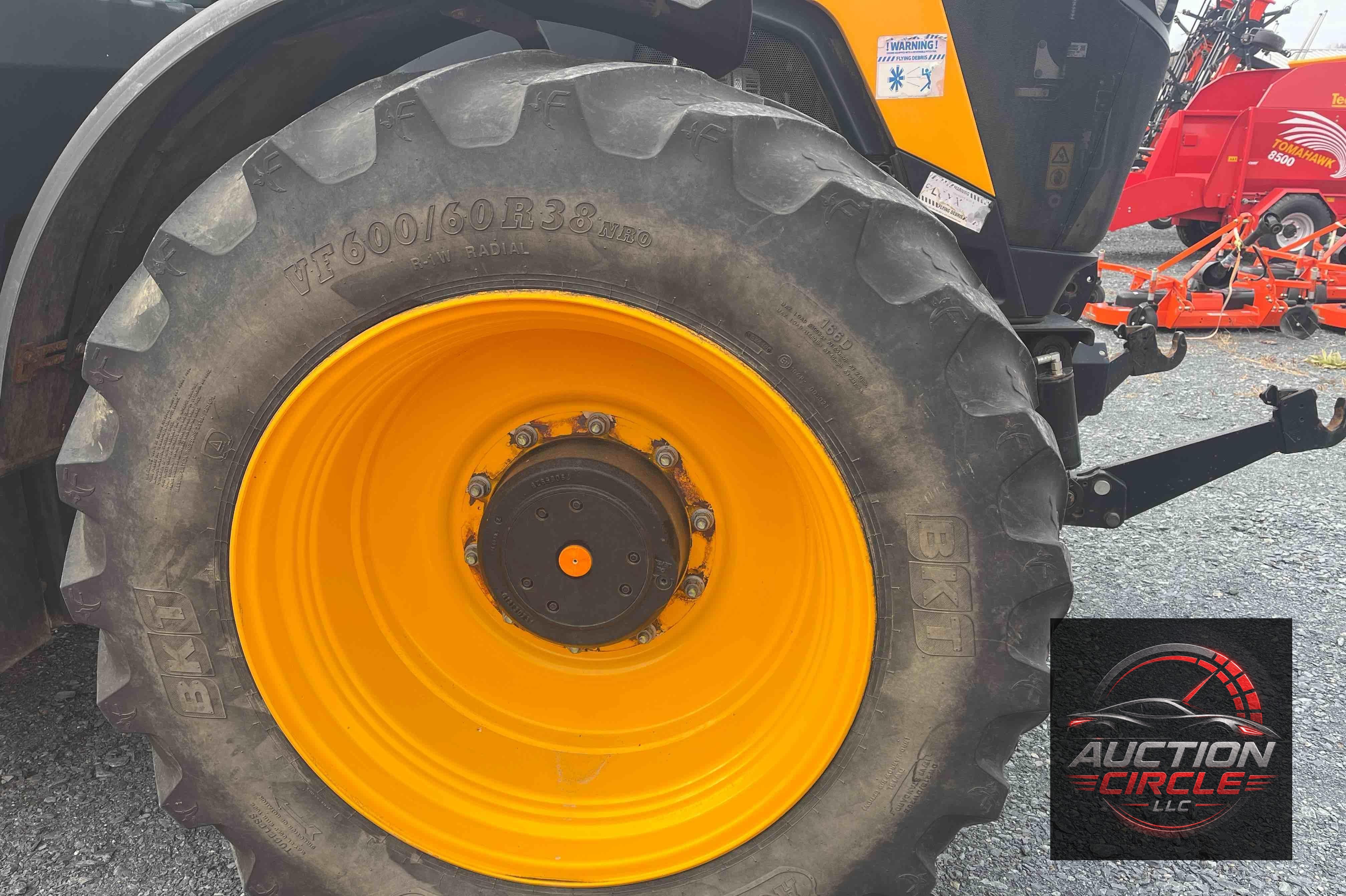 2020 JCB 8330