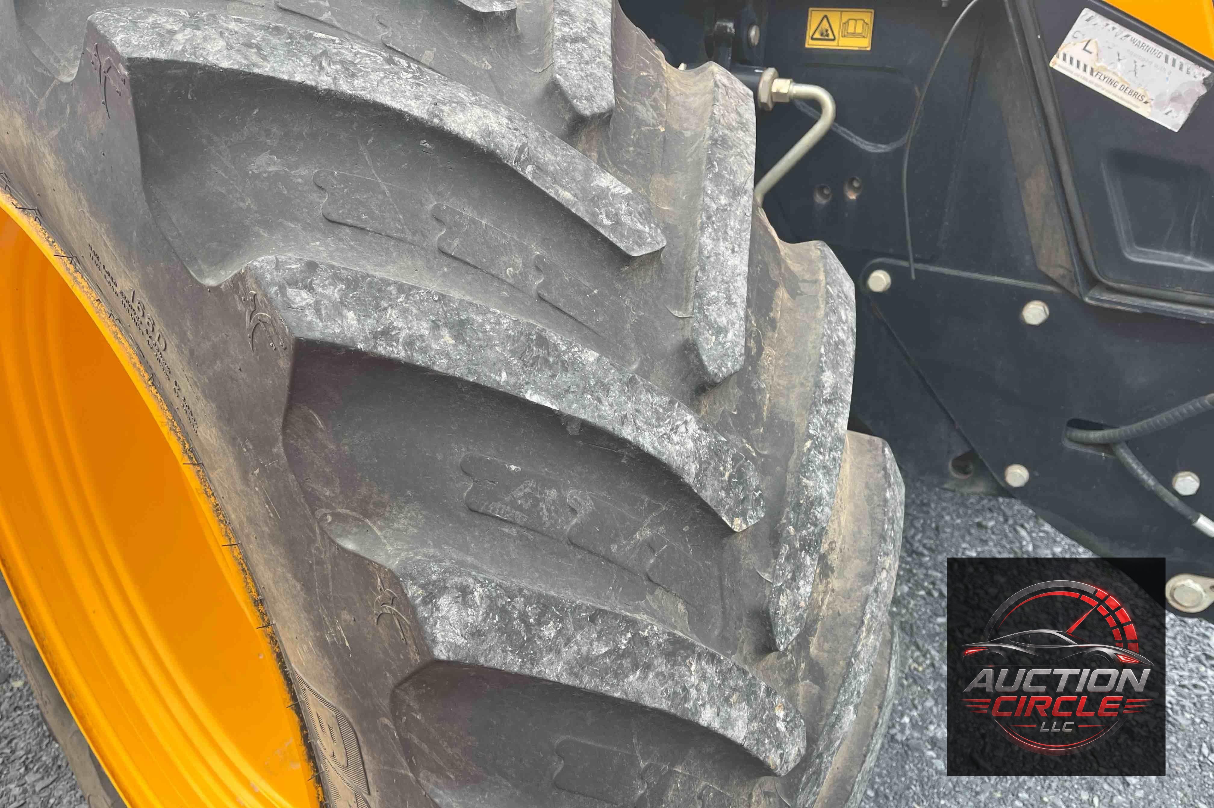 2020 JCB 8330