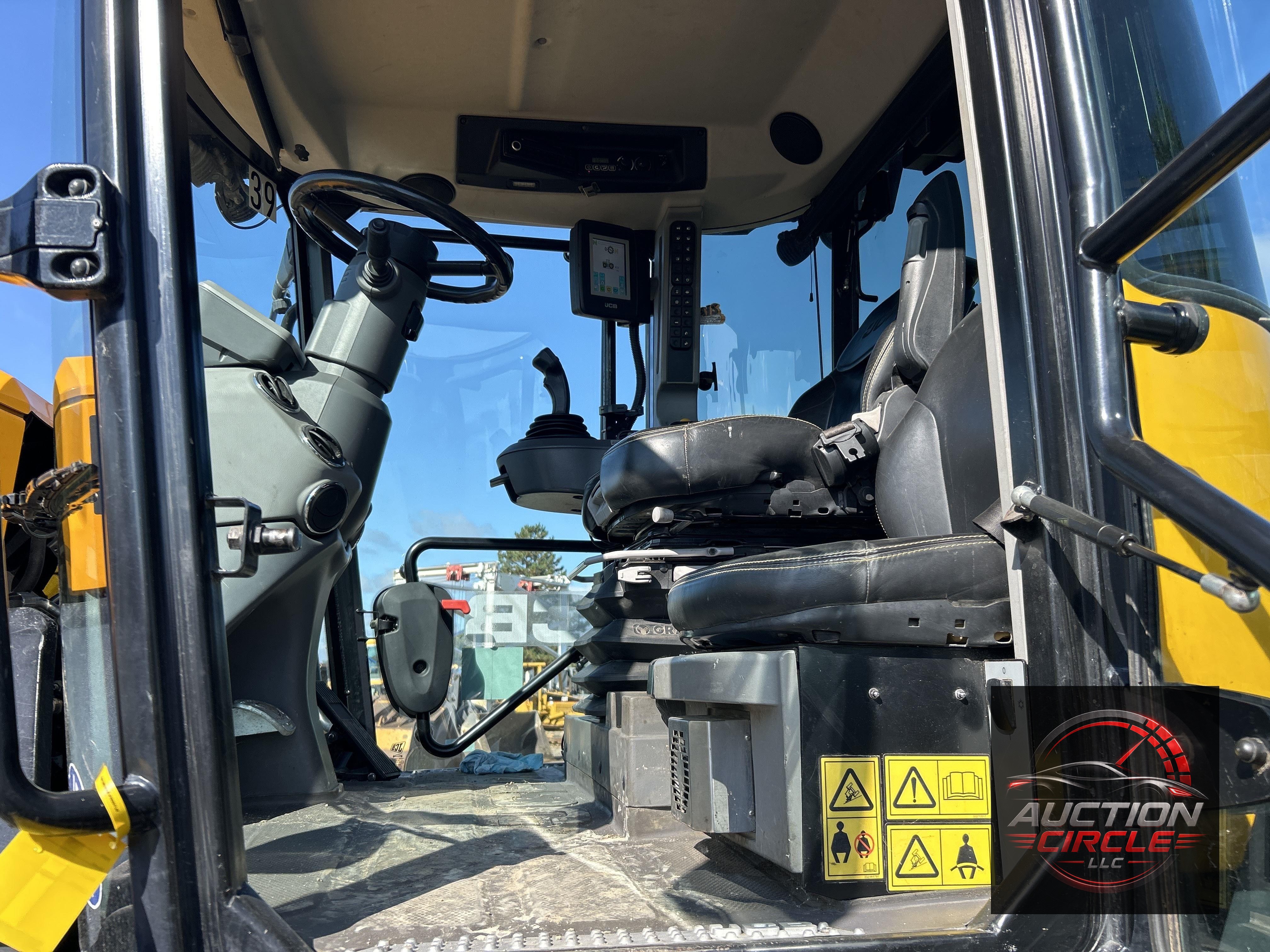 2018 Jcb Fastrac 8330