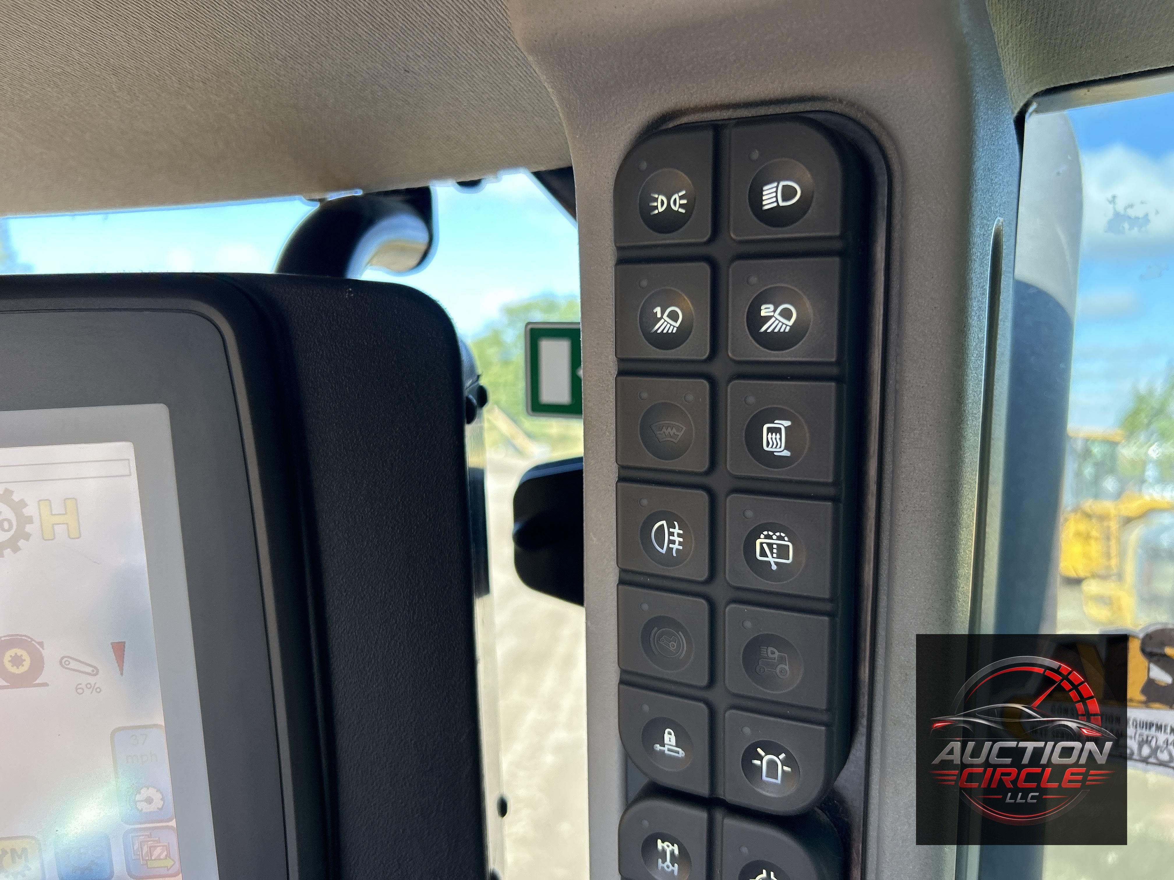 2018 Jcb Fastrac 8330