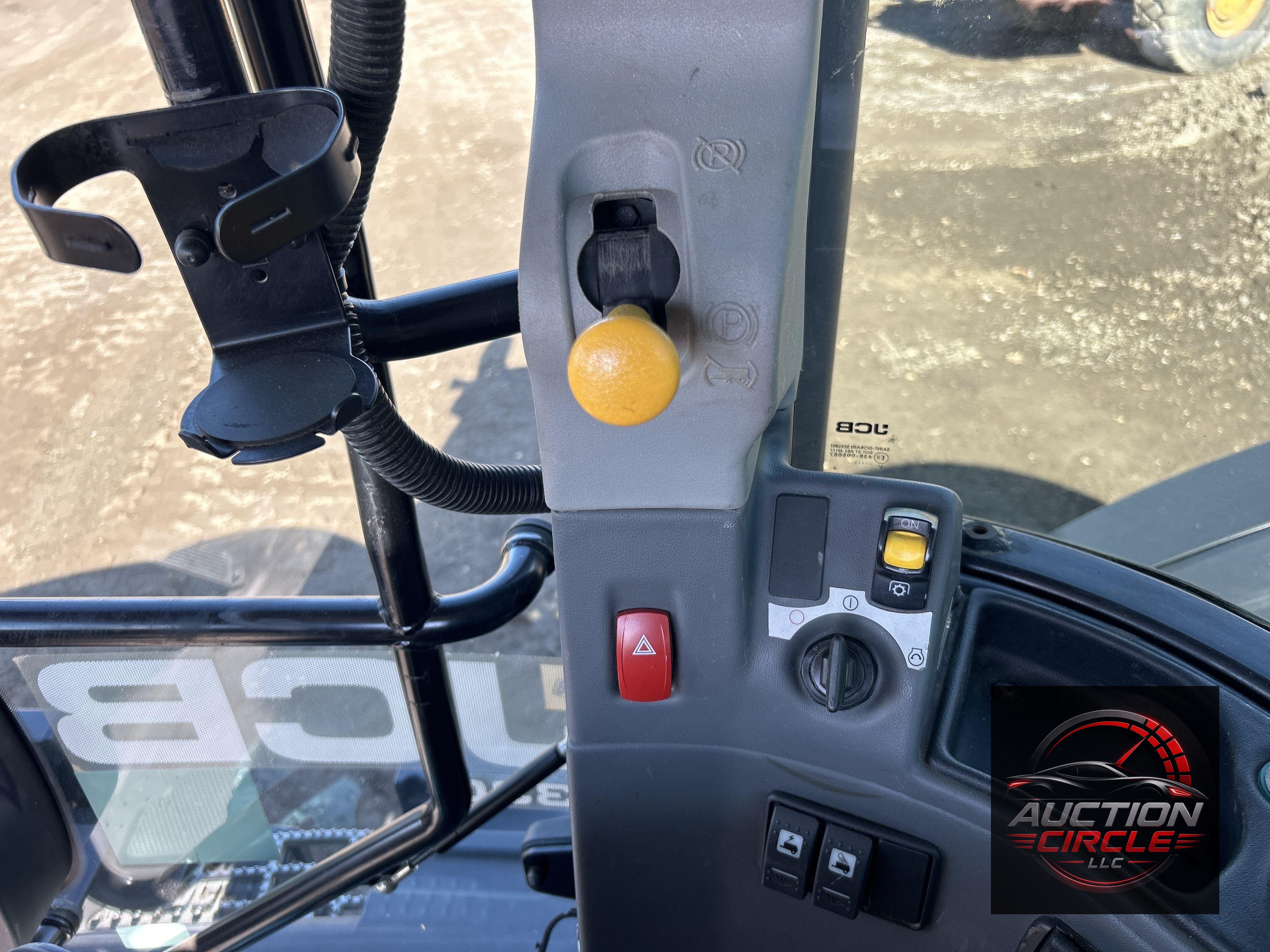 2018 Jcb Fastrac 8330
