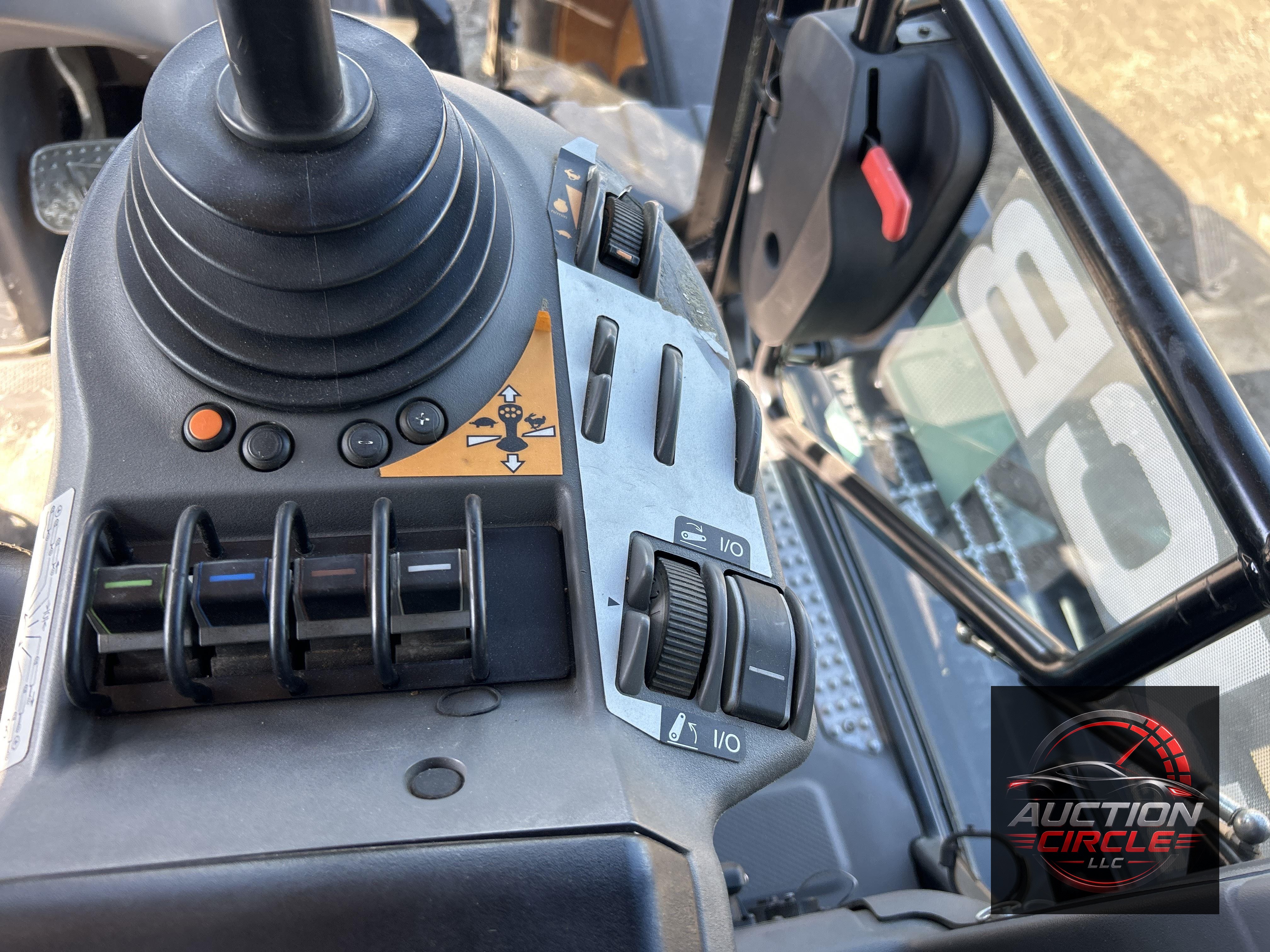 2018 Jcb Fastrac 8330