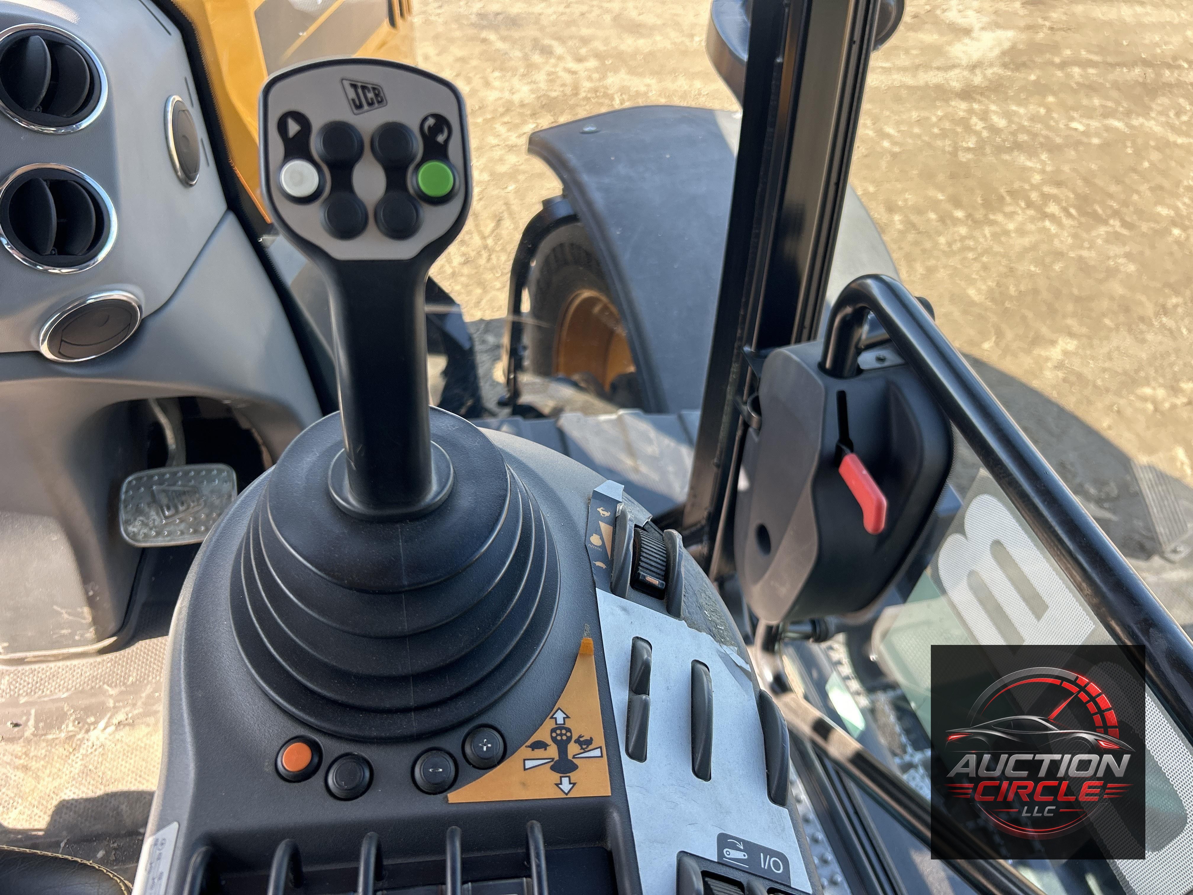 2018 Jcb Fastrac 8330