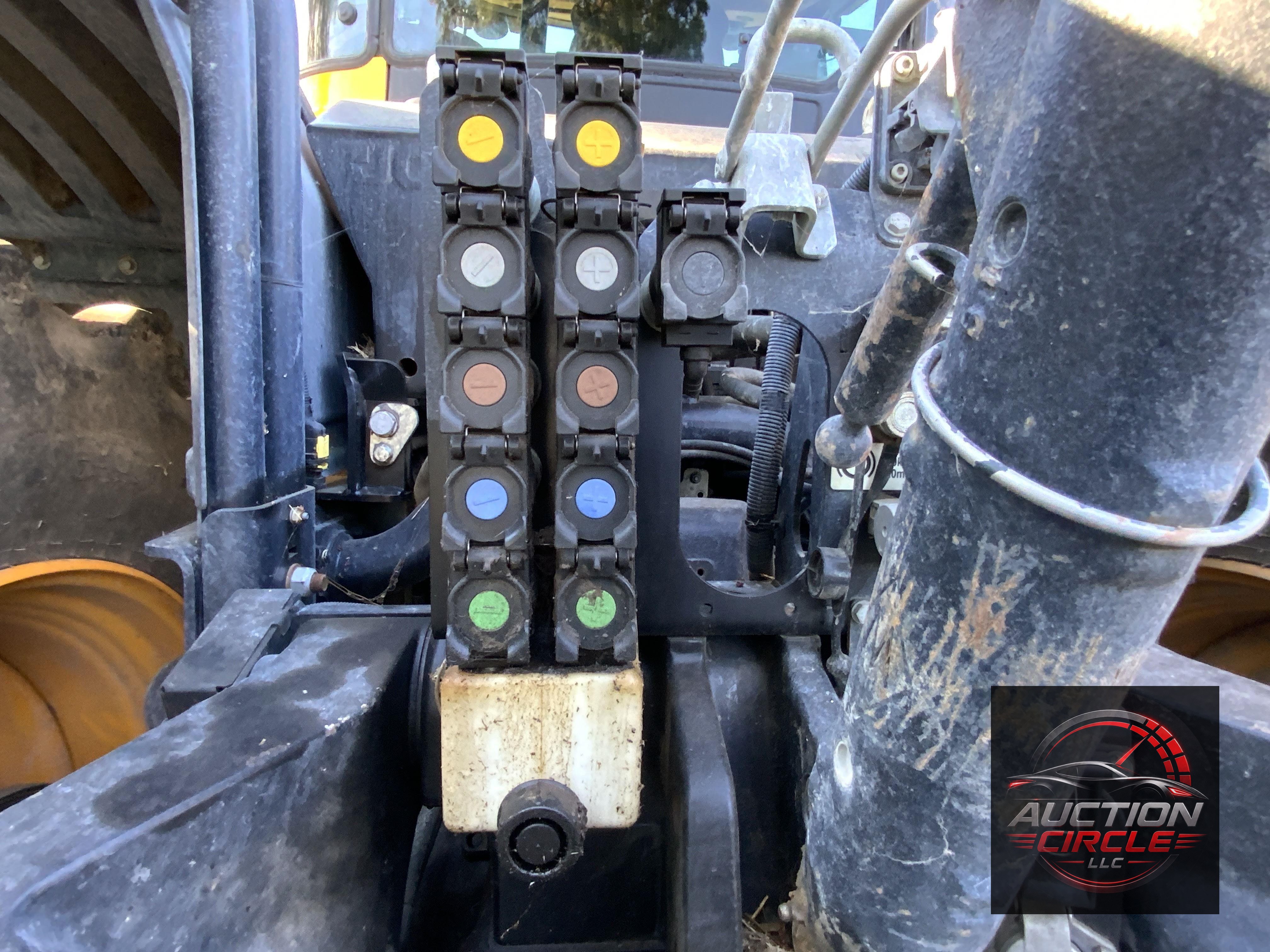 2020 JCB 8330