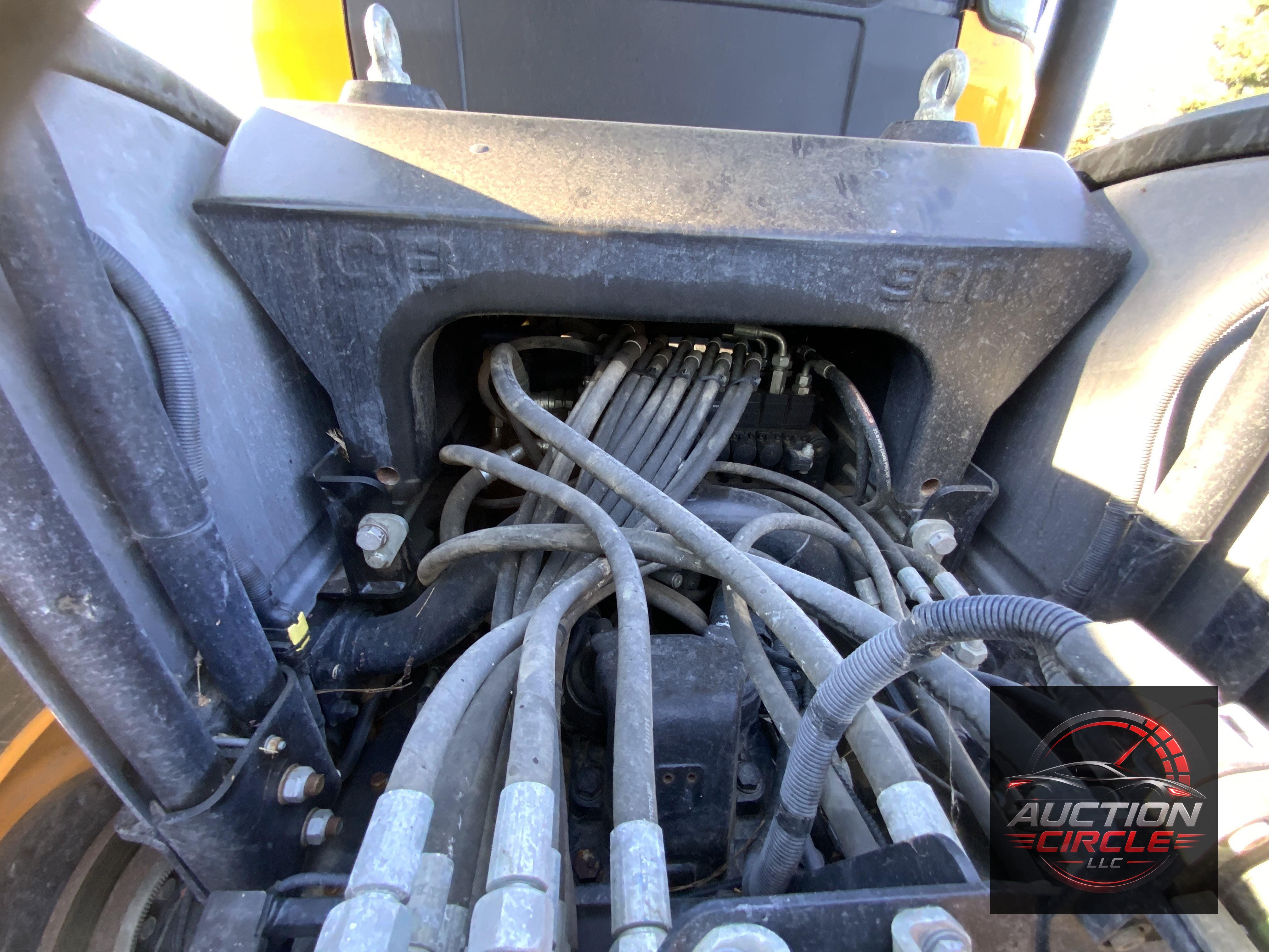 2020 JCB 8330