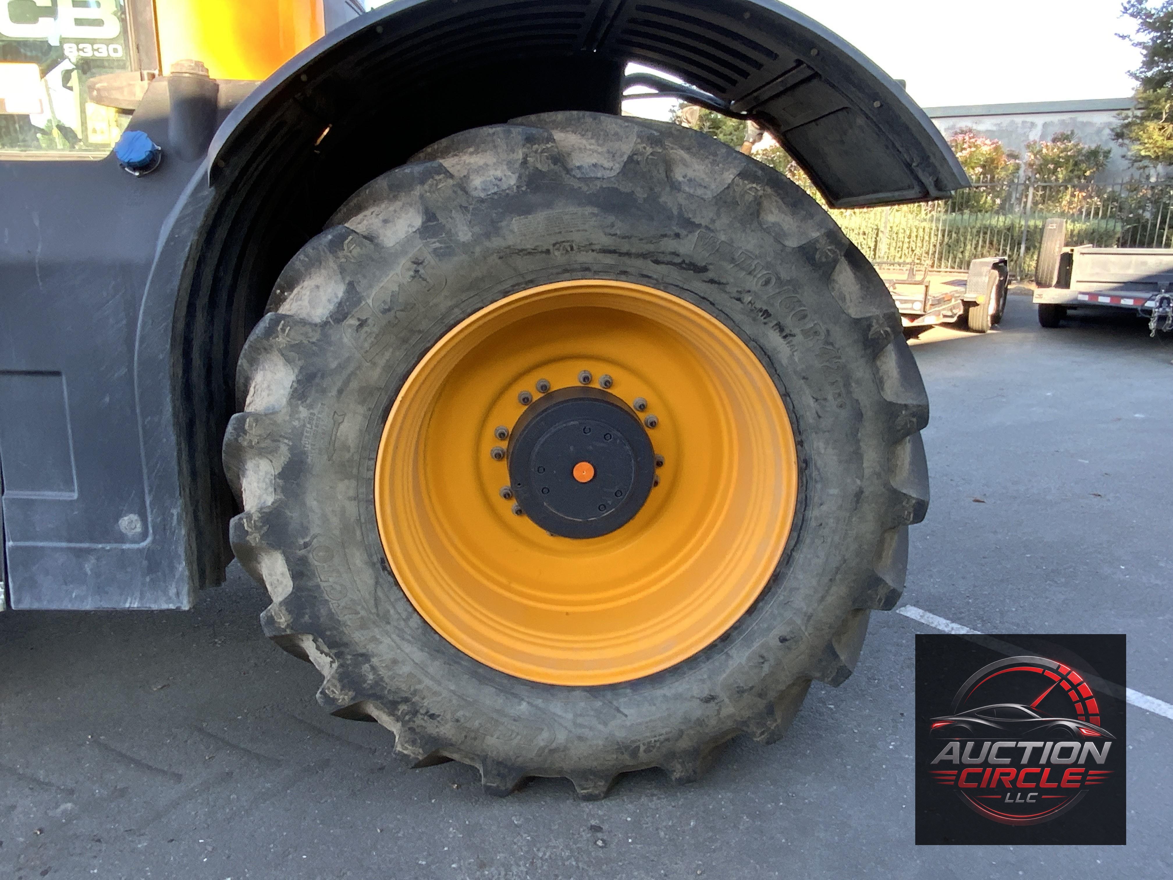 2020 JCB 8330