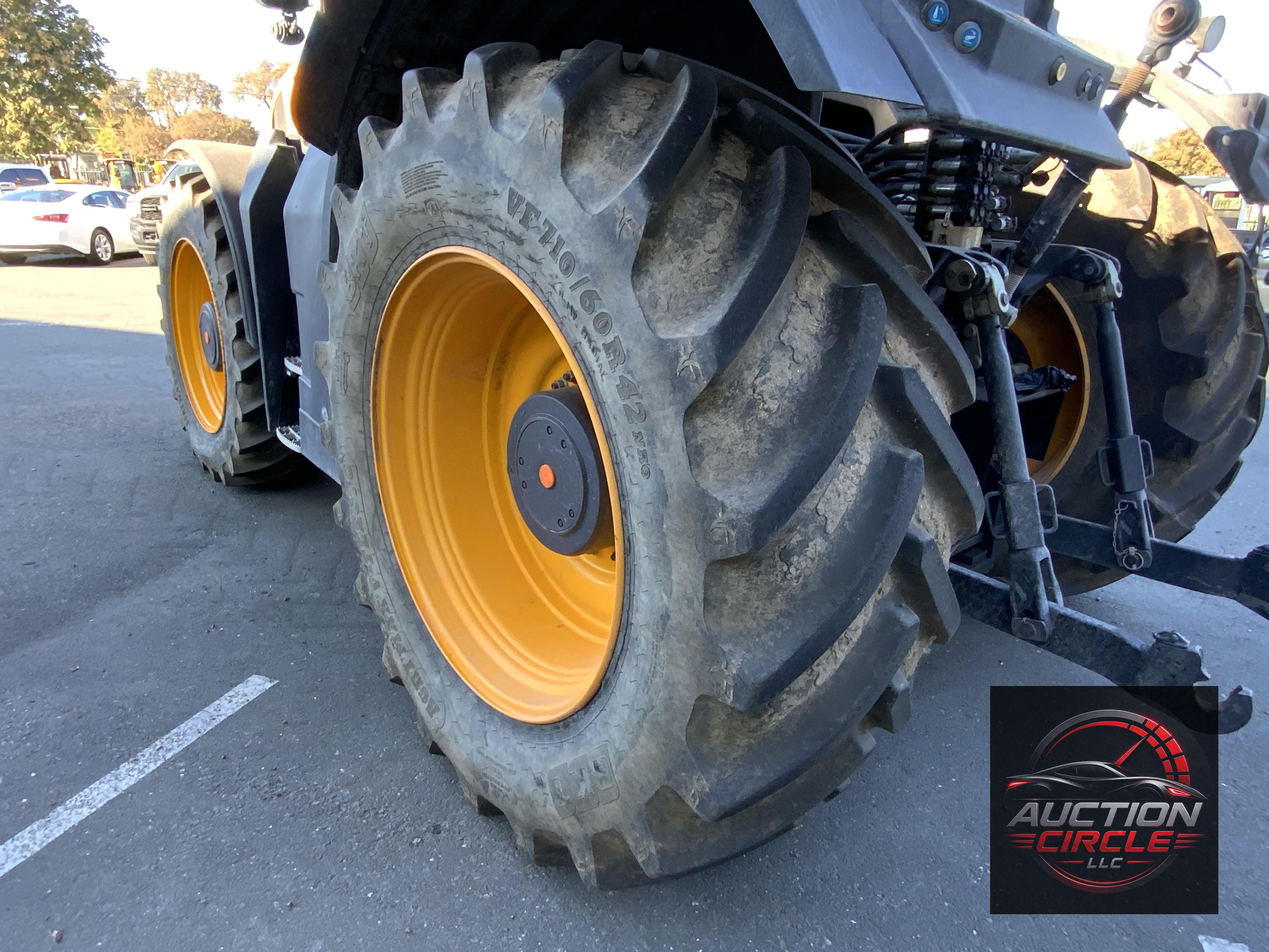 2020 JCB 8330