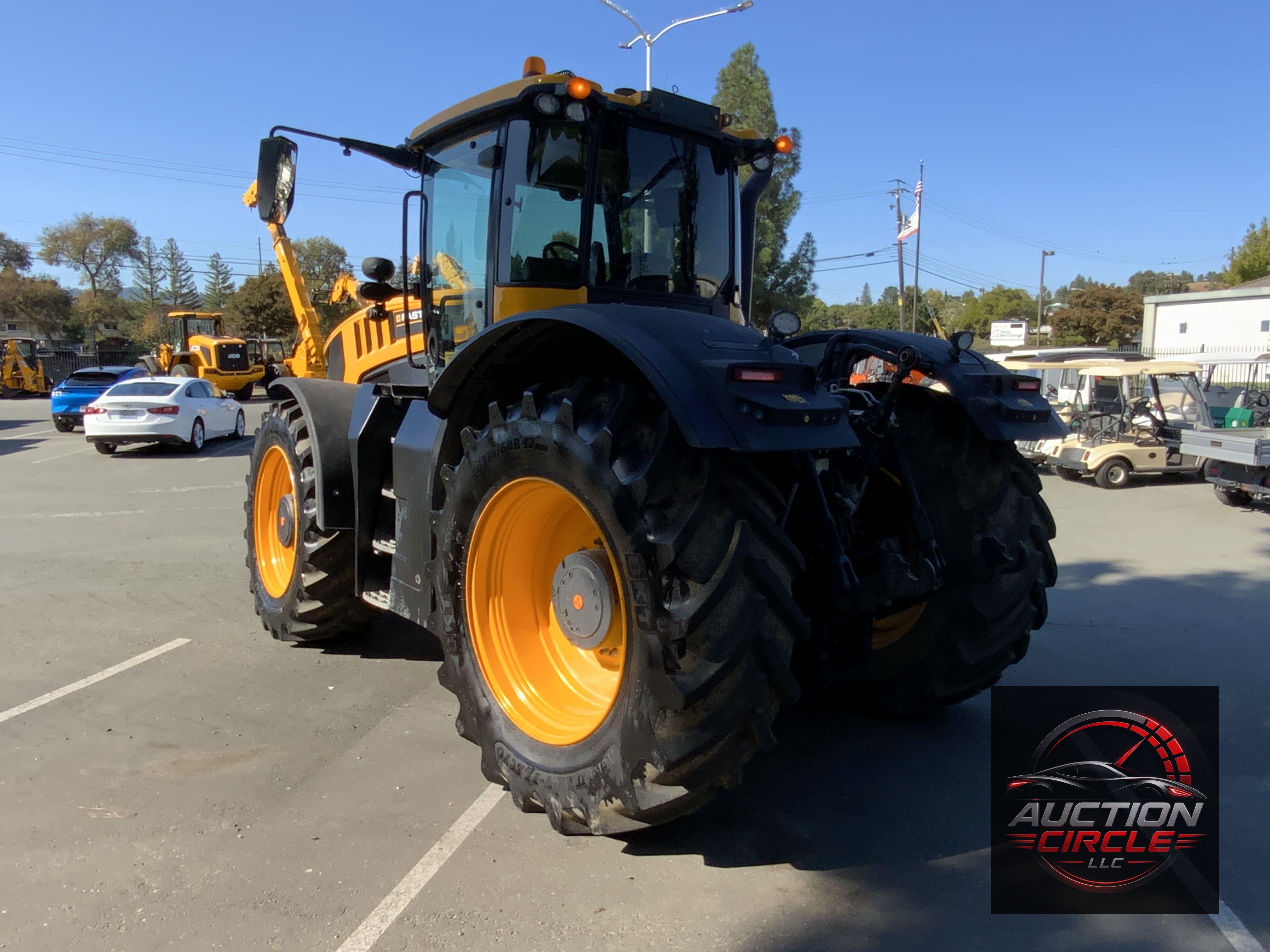 2020 JCB 8330