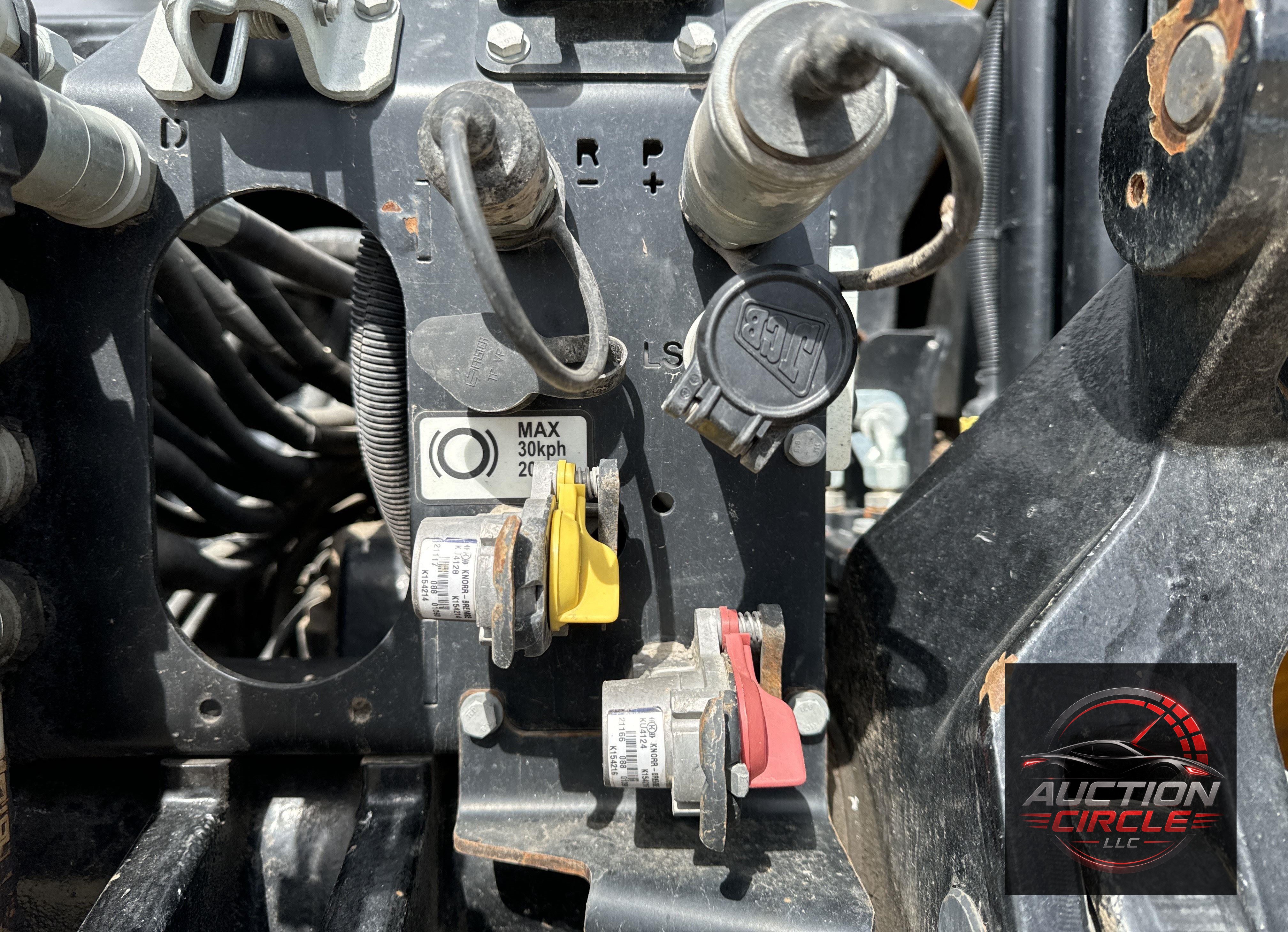 2021 Jcb 8330