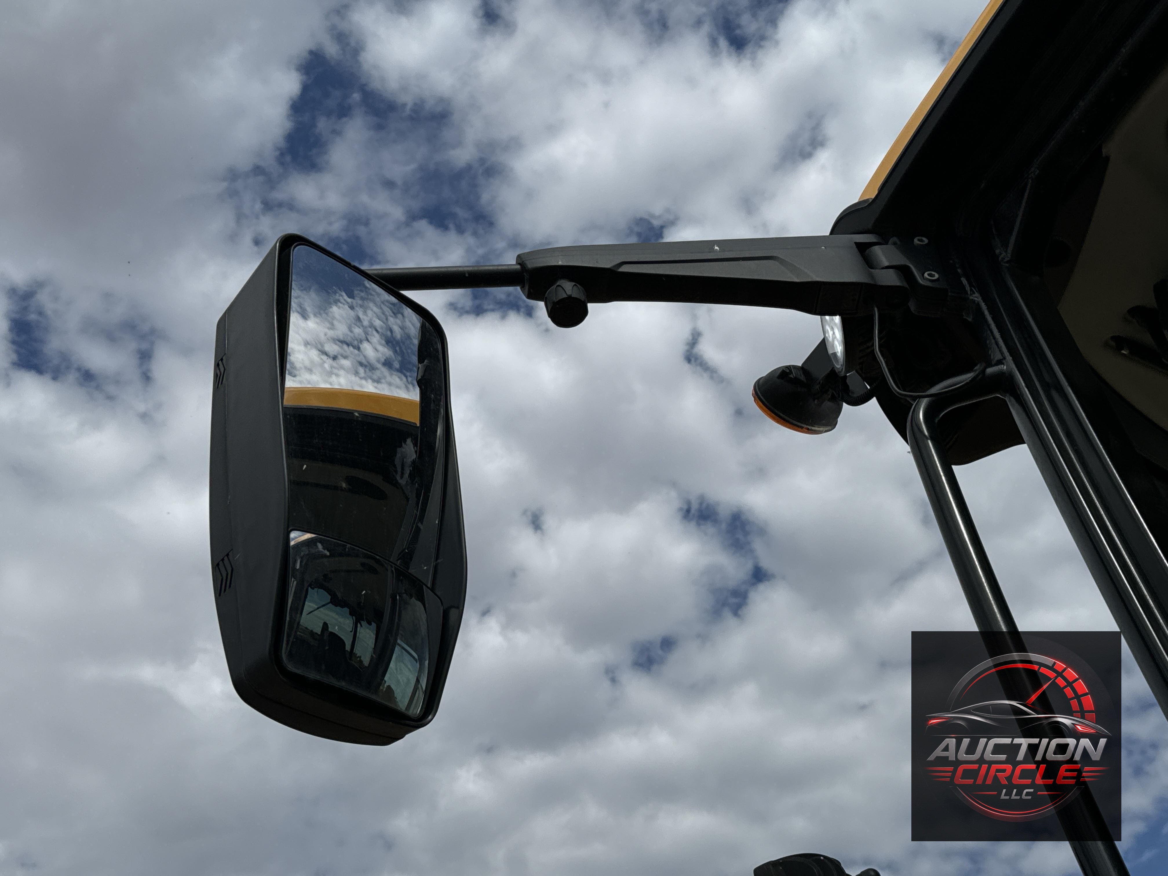 2021 Jcb 8330