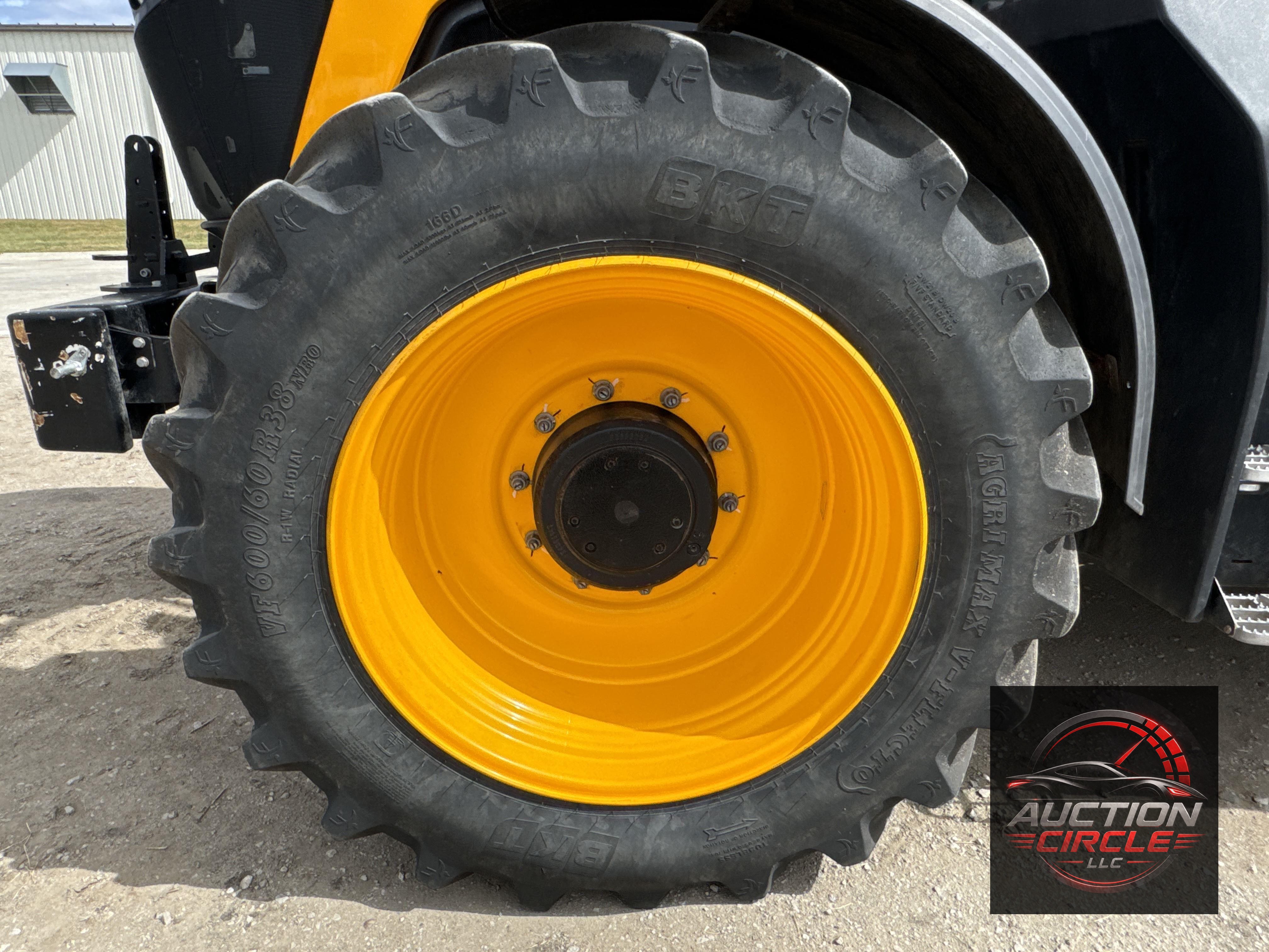 2021 Jcb 8330