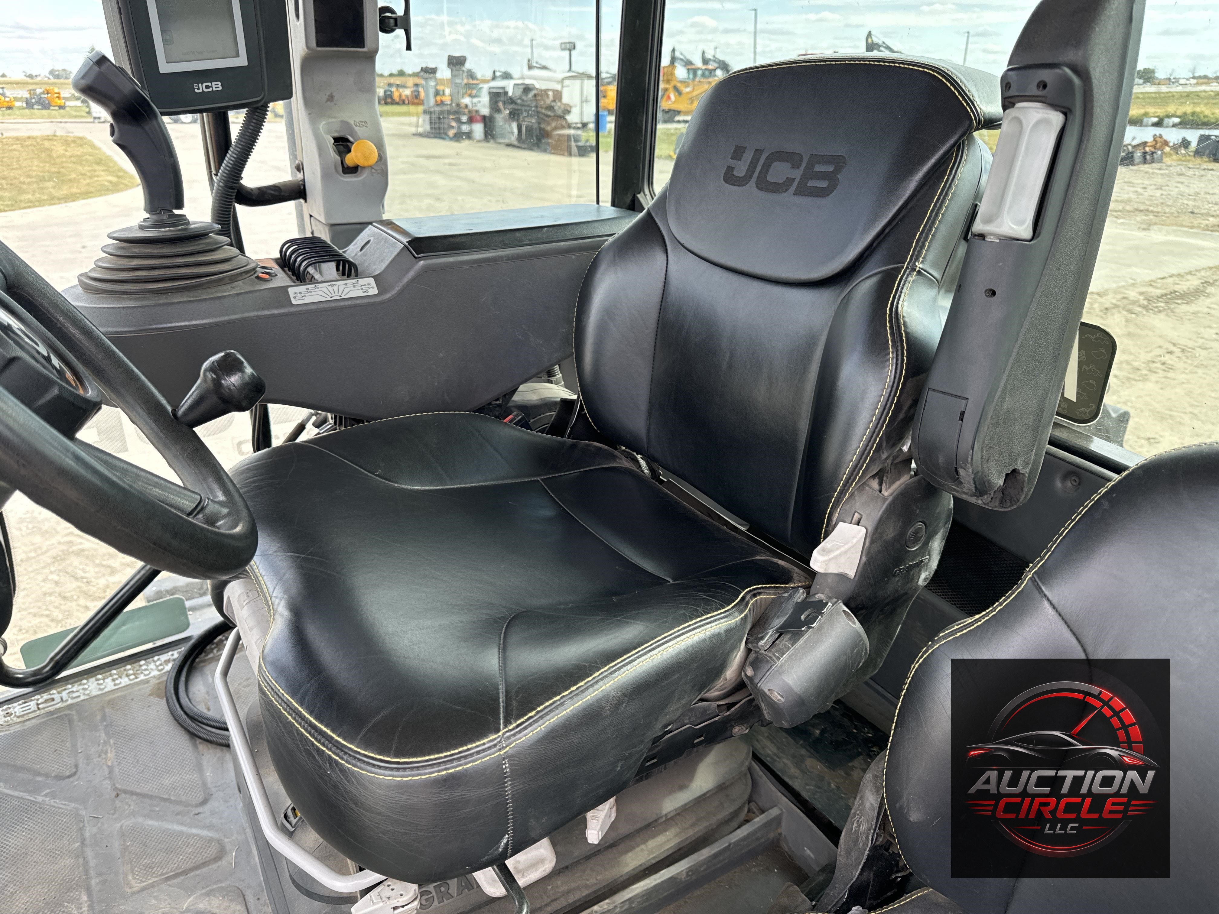 2021 Jcb 8330