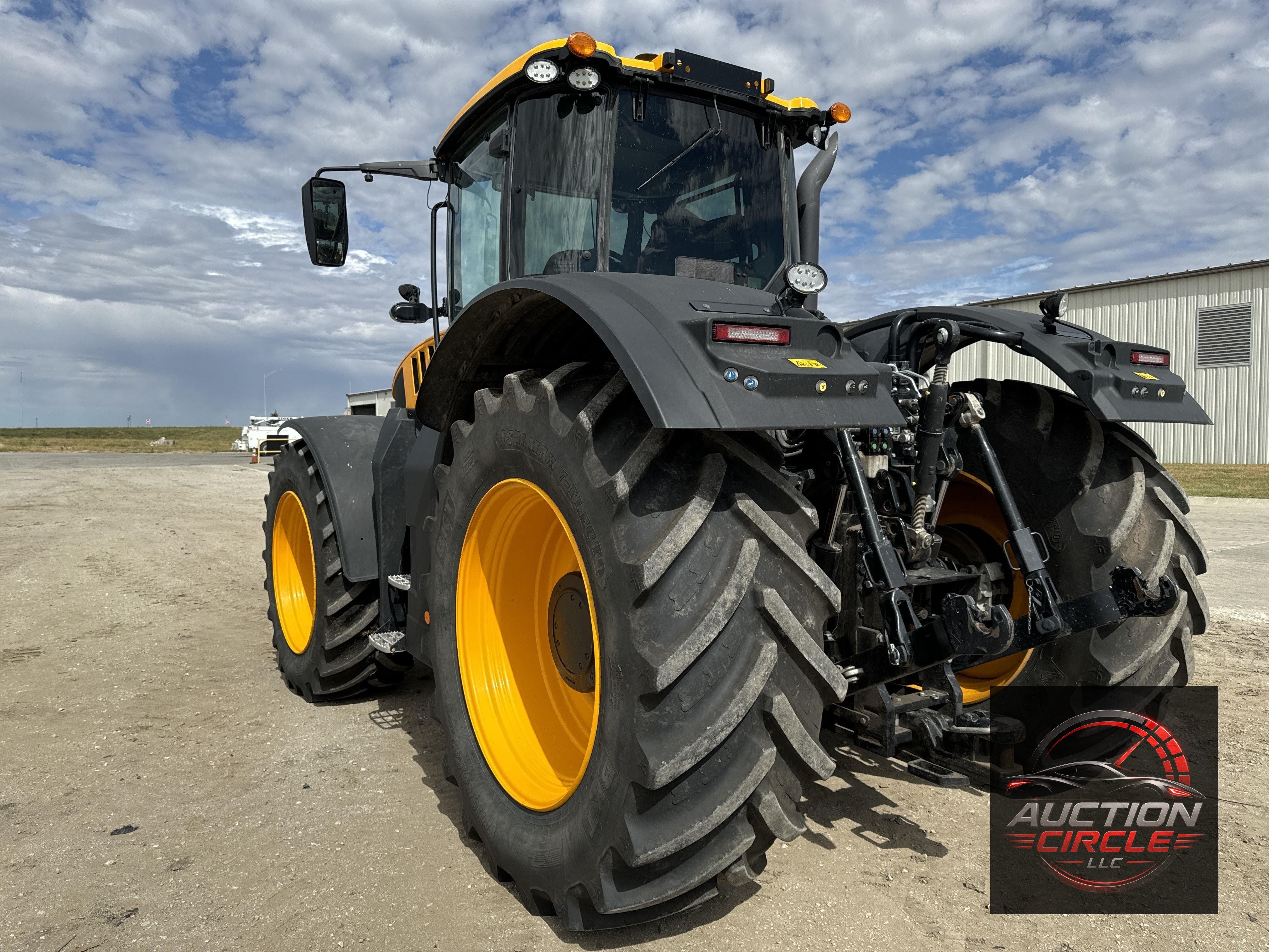 2021 Jcb 8330