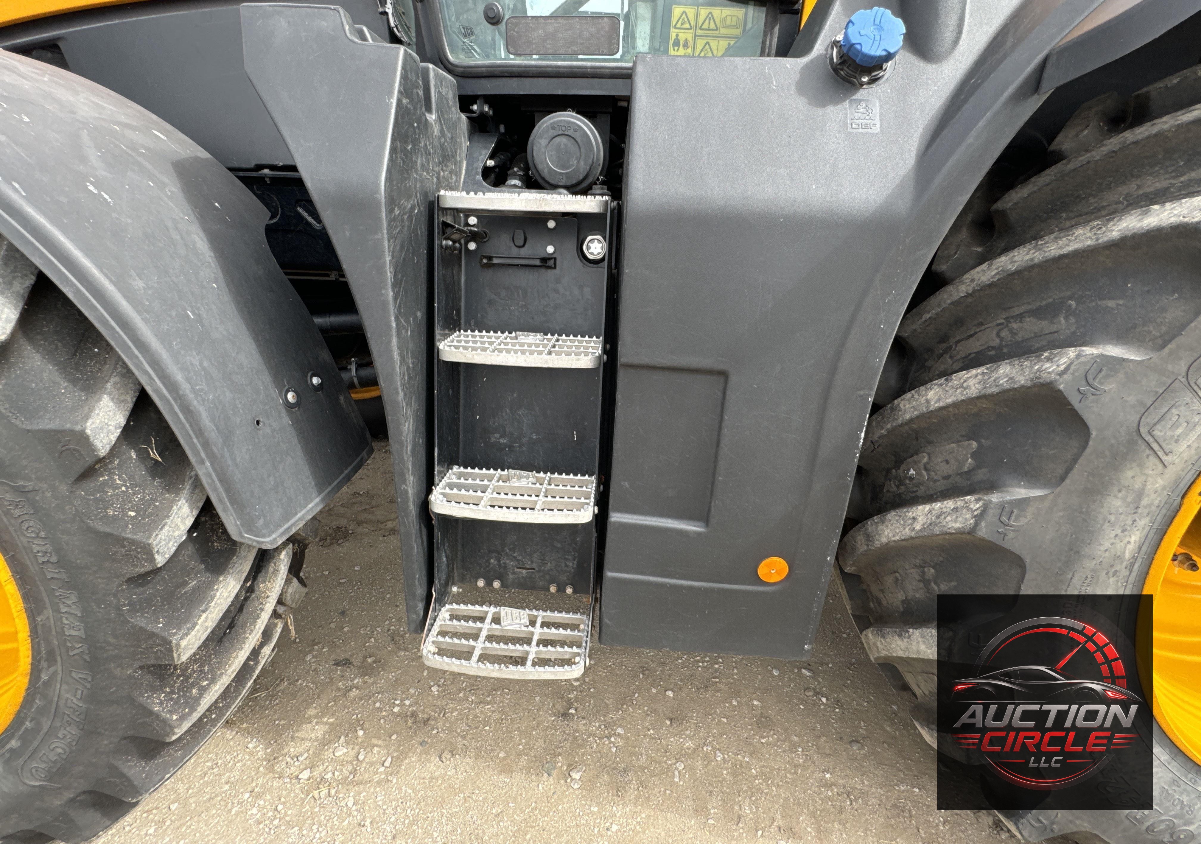 2021 Jcb 8330