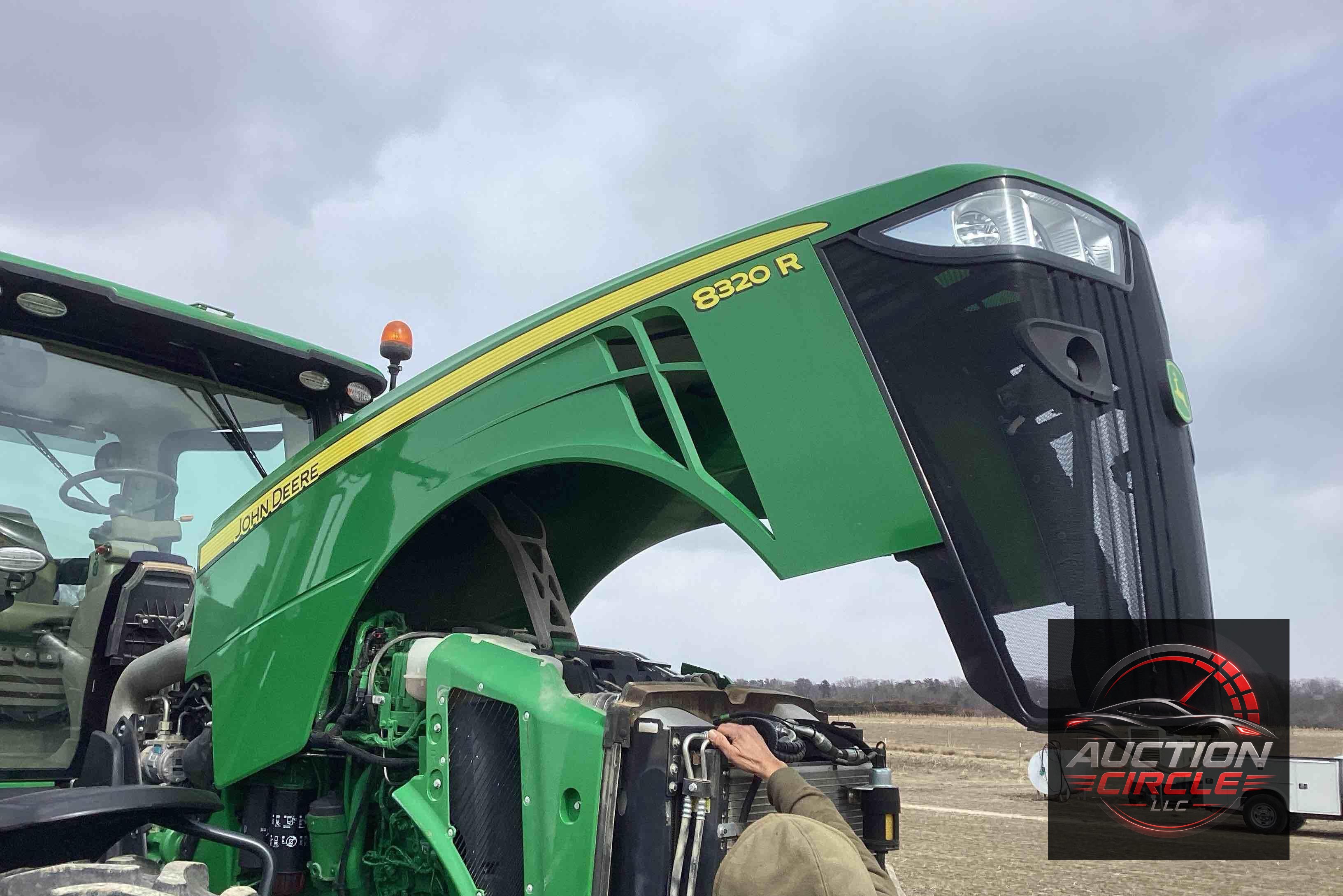 2019 John Deere 8320R
