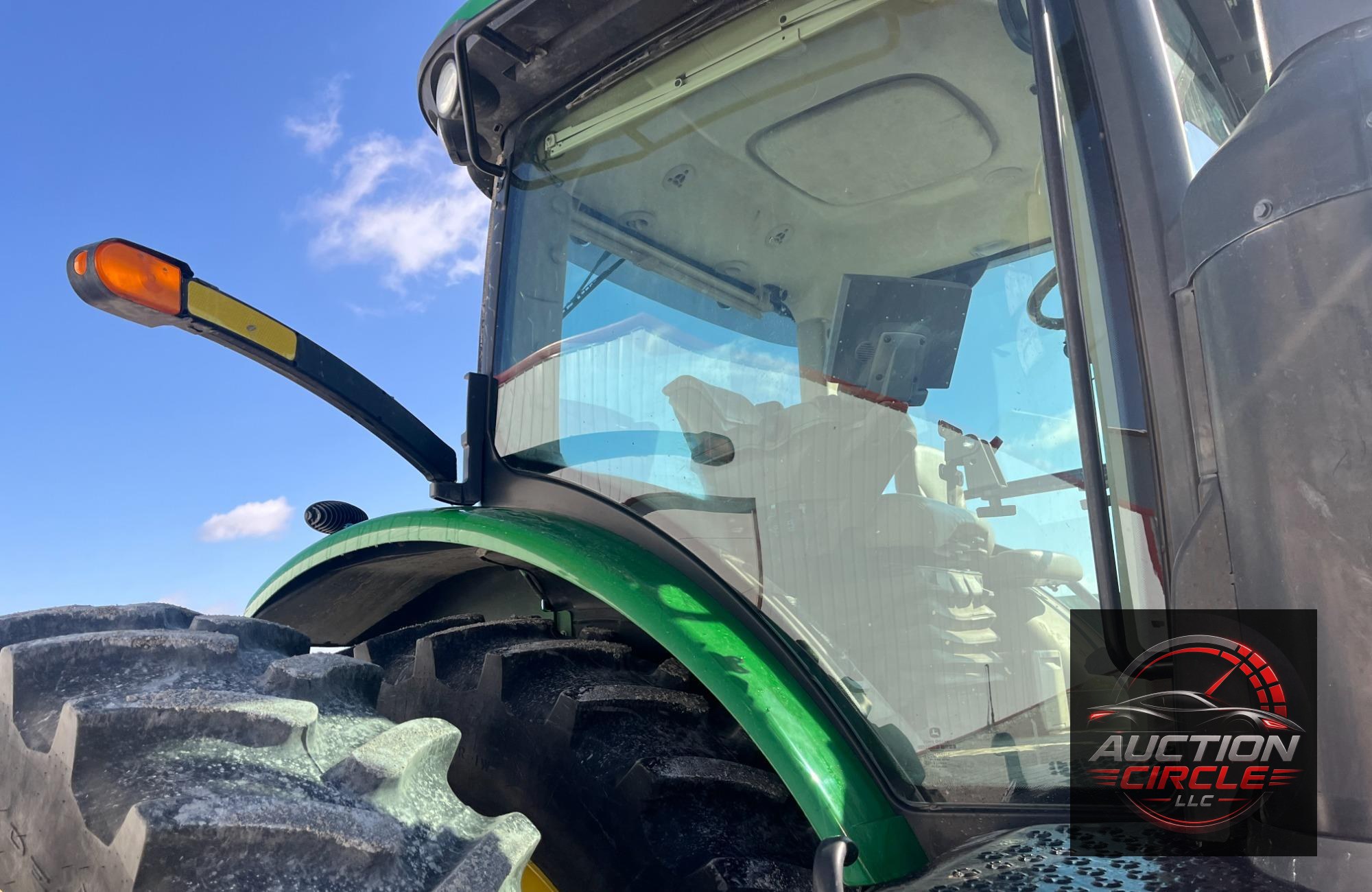 2019 John Deere 8320R