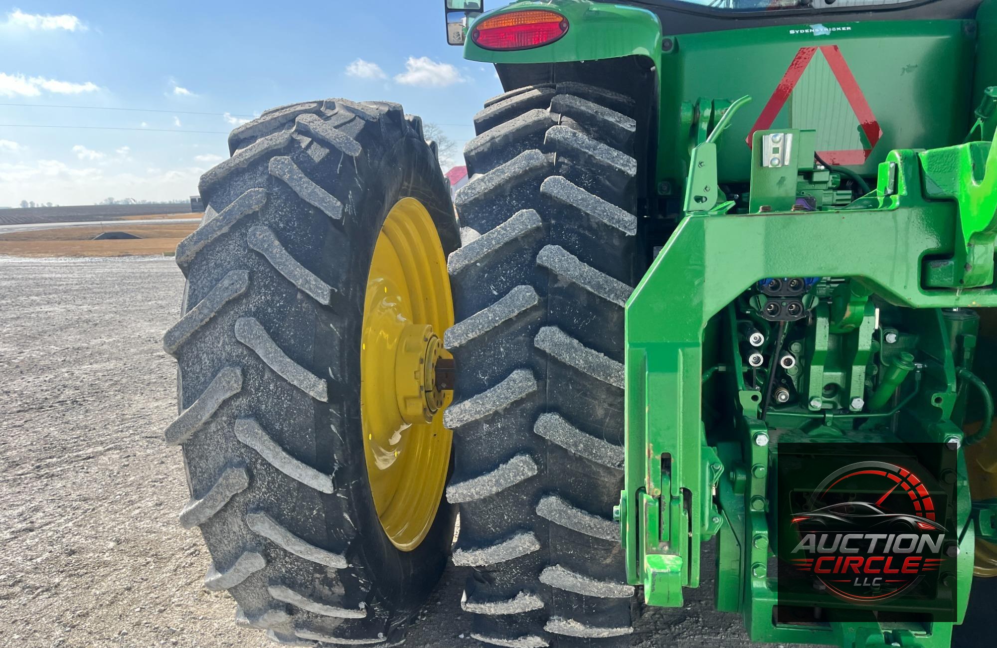 2019 John Deere 8320R