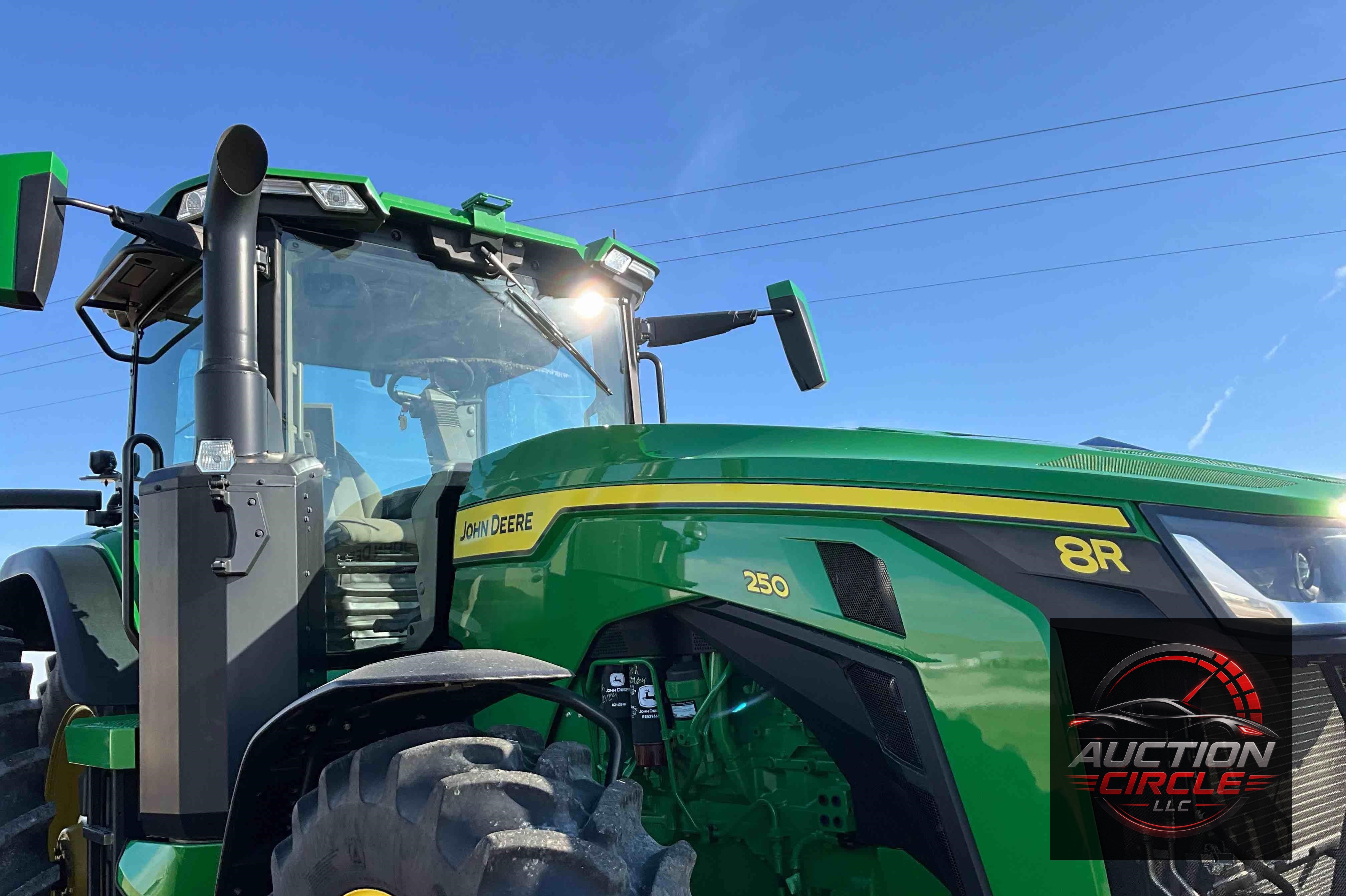 2022 John Deere 8R 250
