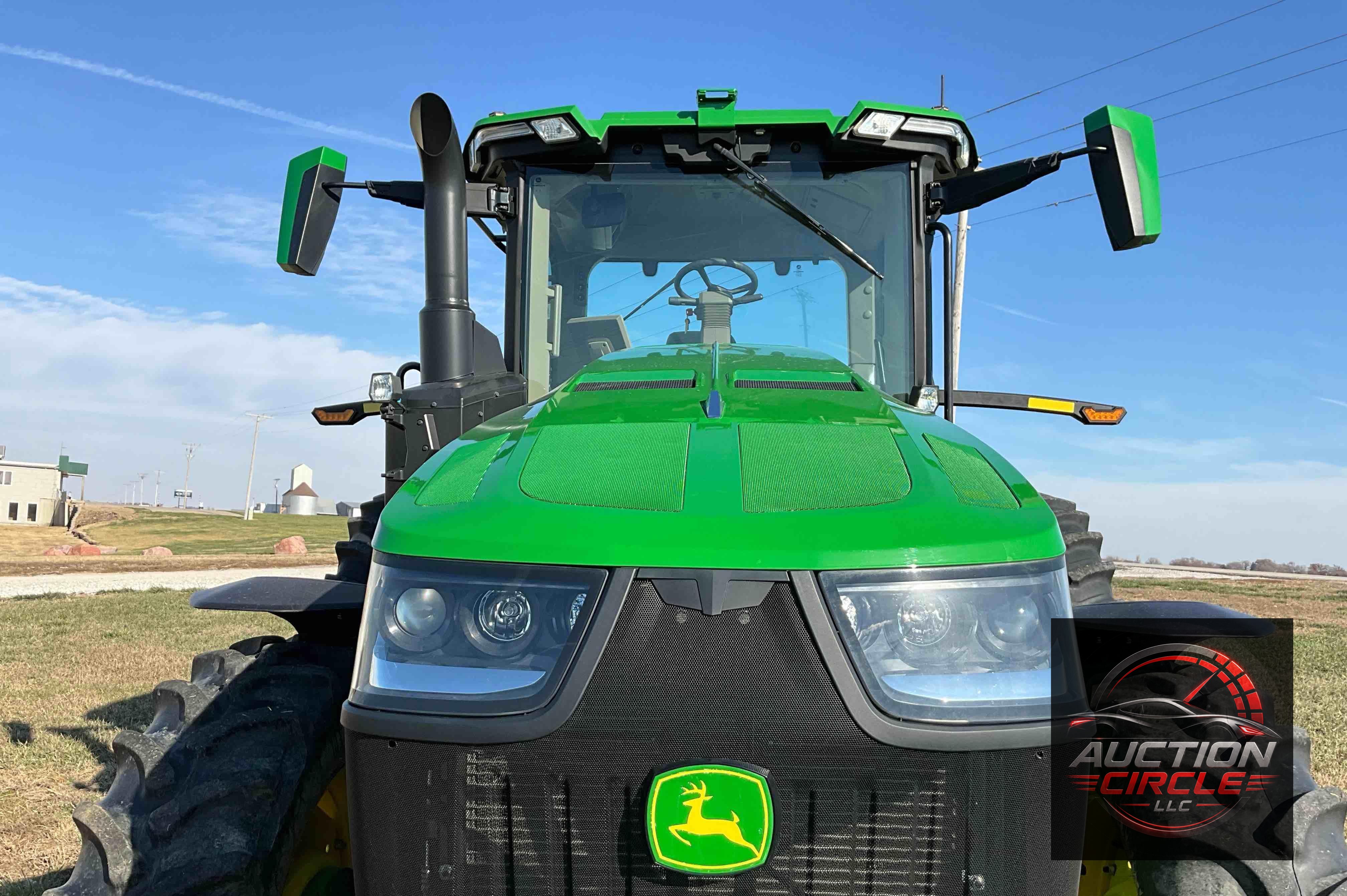 2022 John Deere 8R 250