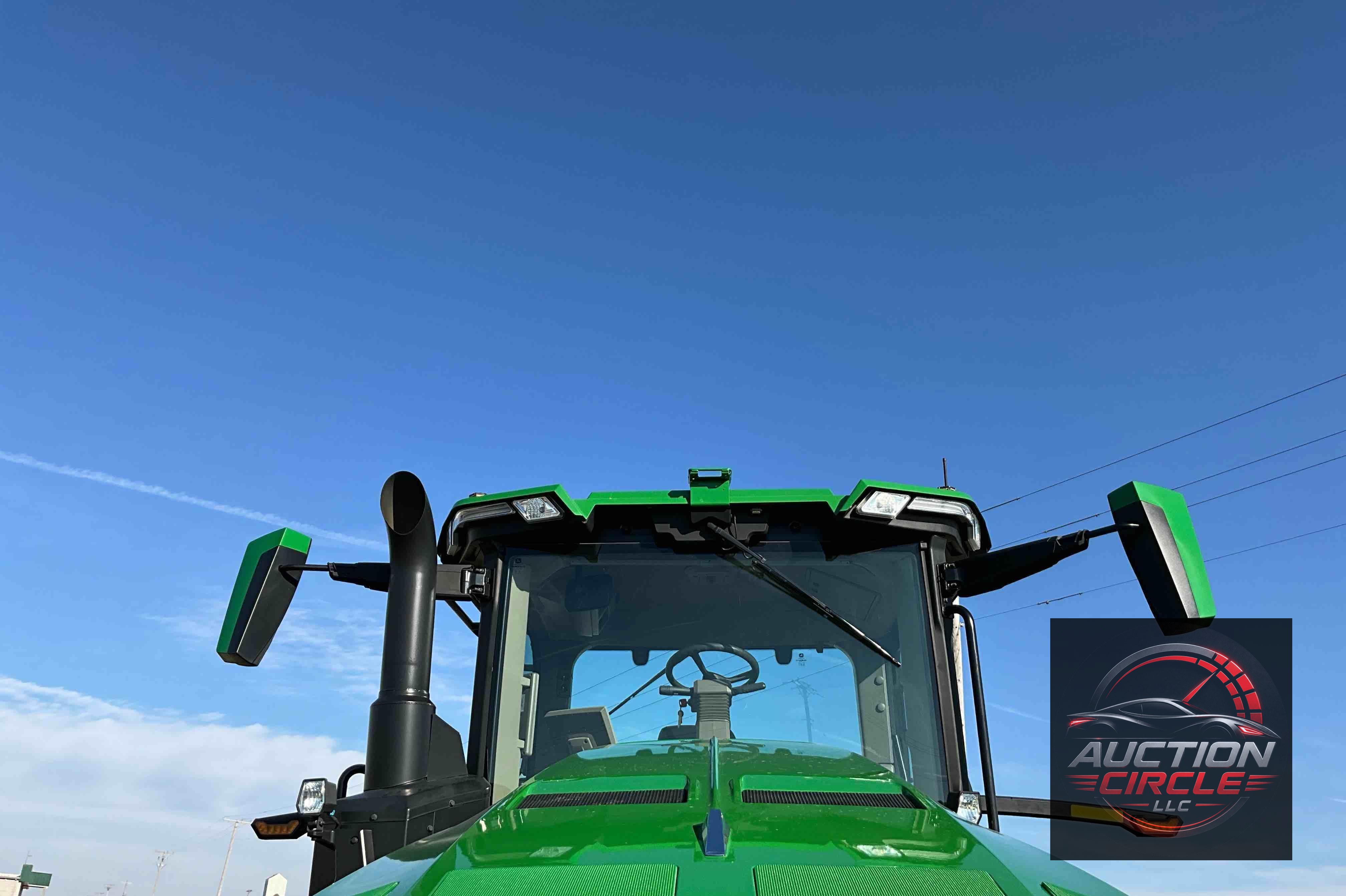 2022 John Deere 8R 250