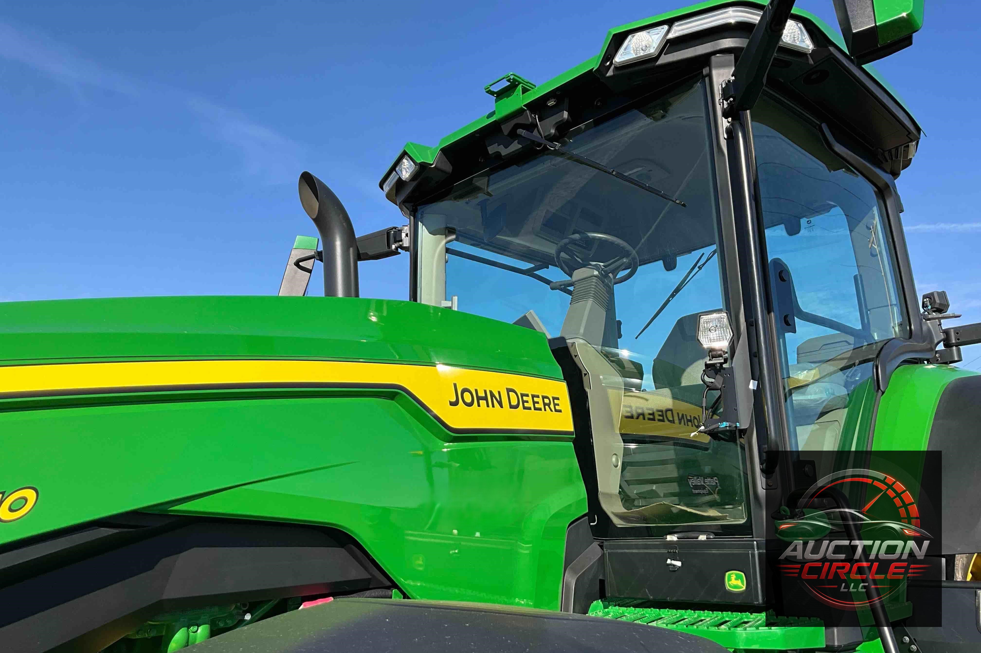 2022 John Deere 8R 250