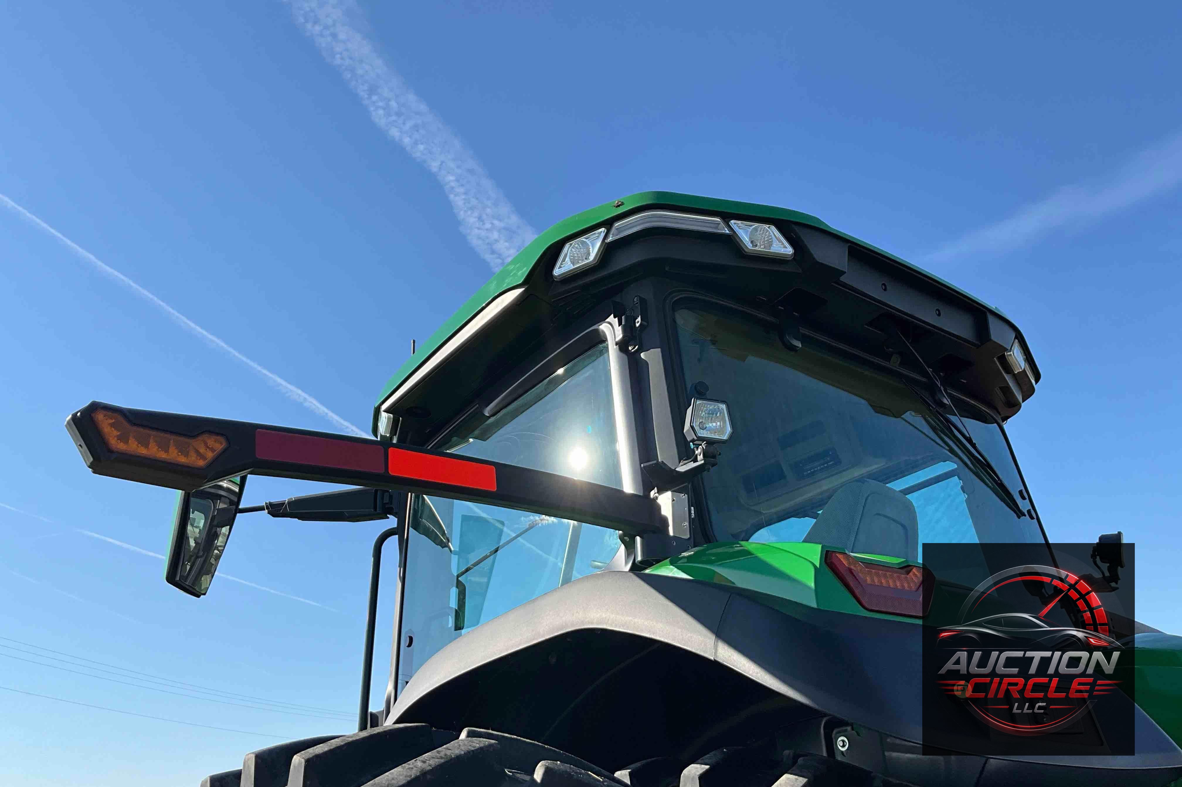 2022 John Deere 8R 250