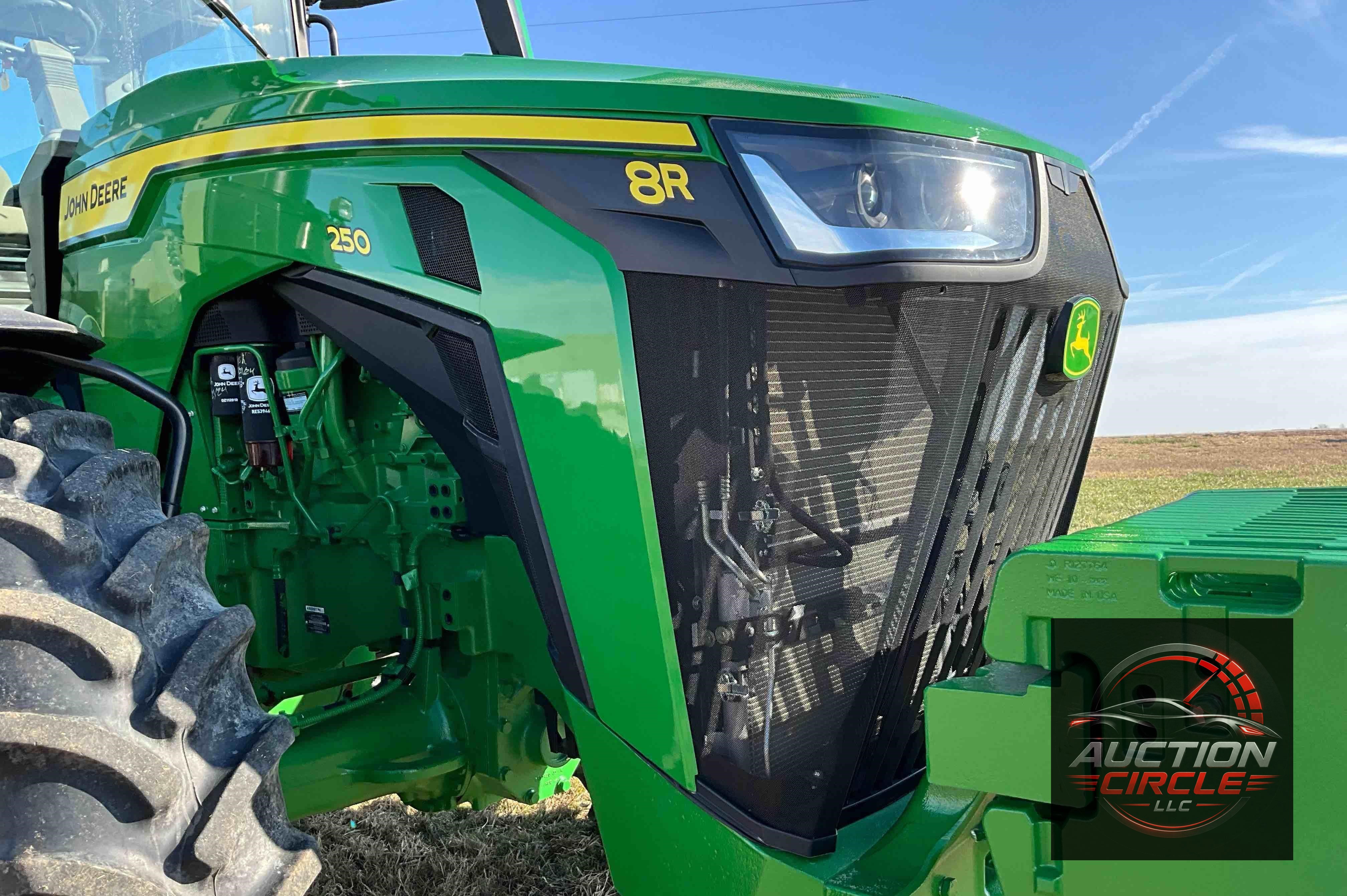 2022 John Deere 8R 250