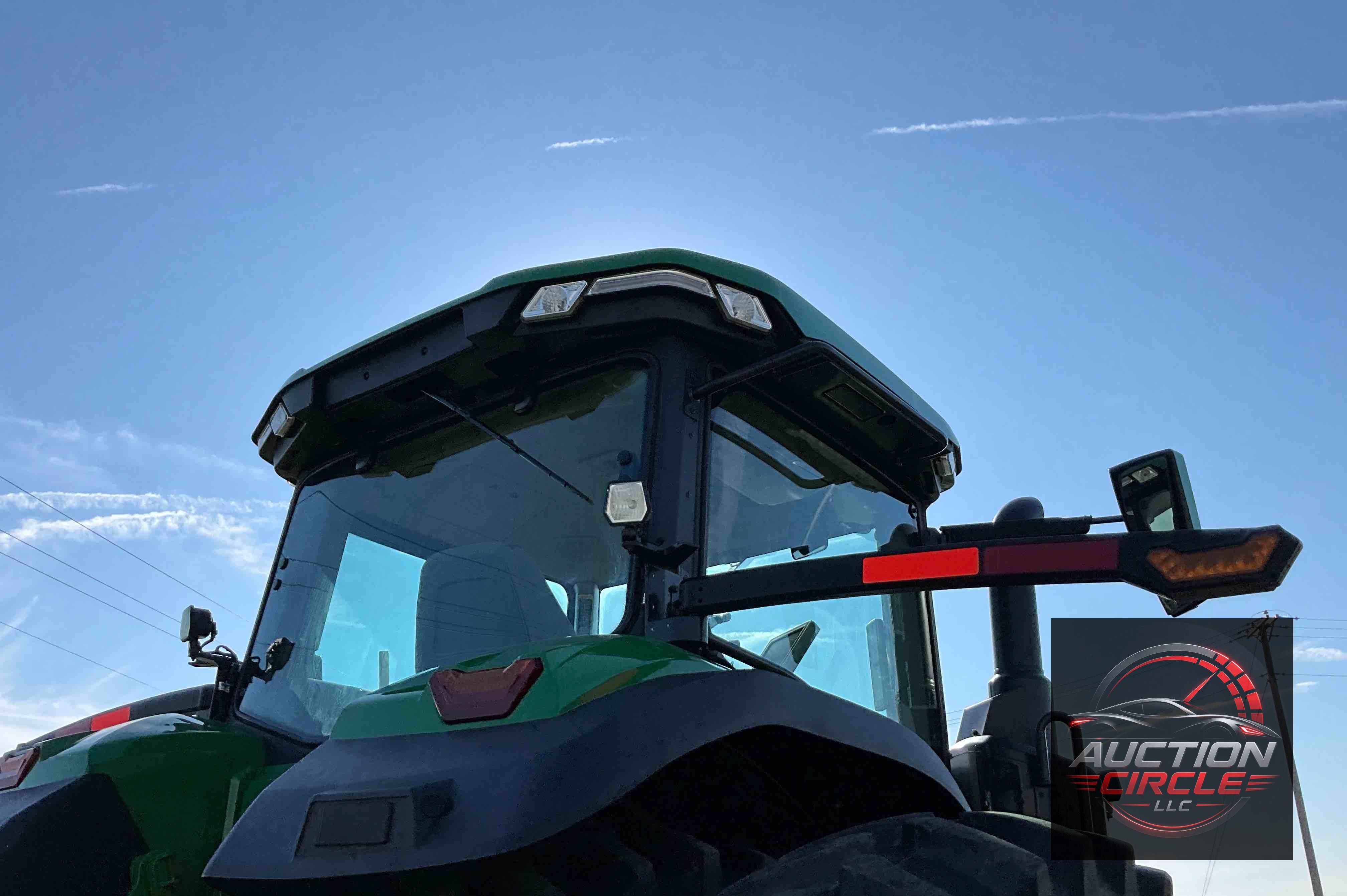 2022 John Deere 8R 250
