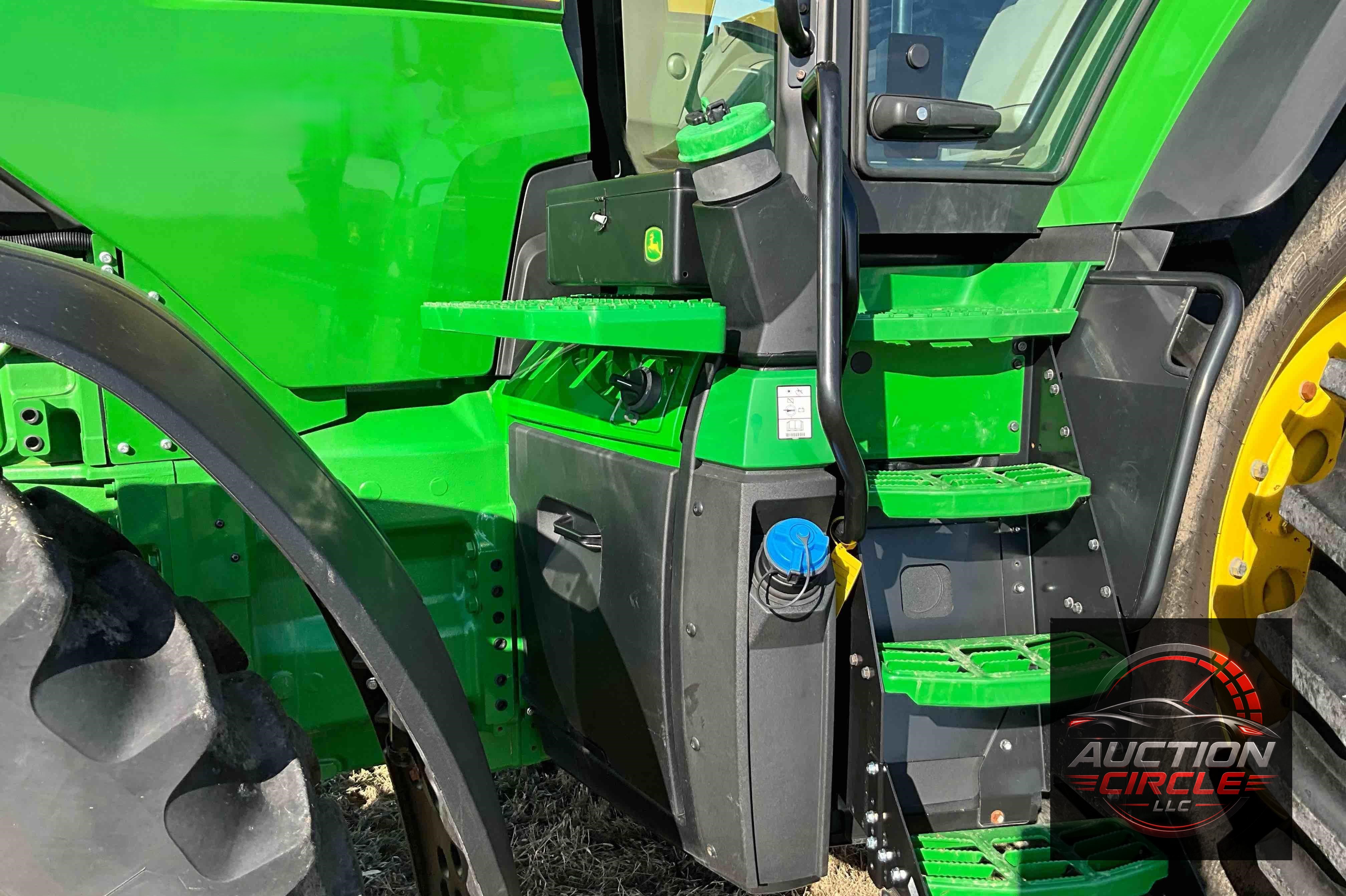 2022 John Deere 8R 250