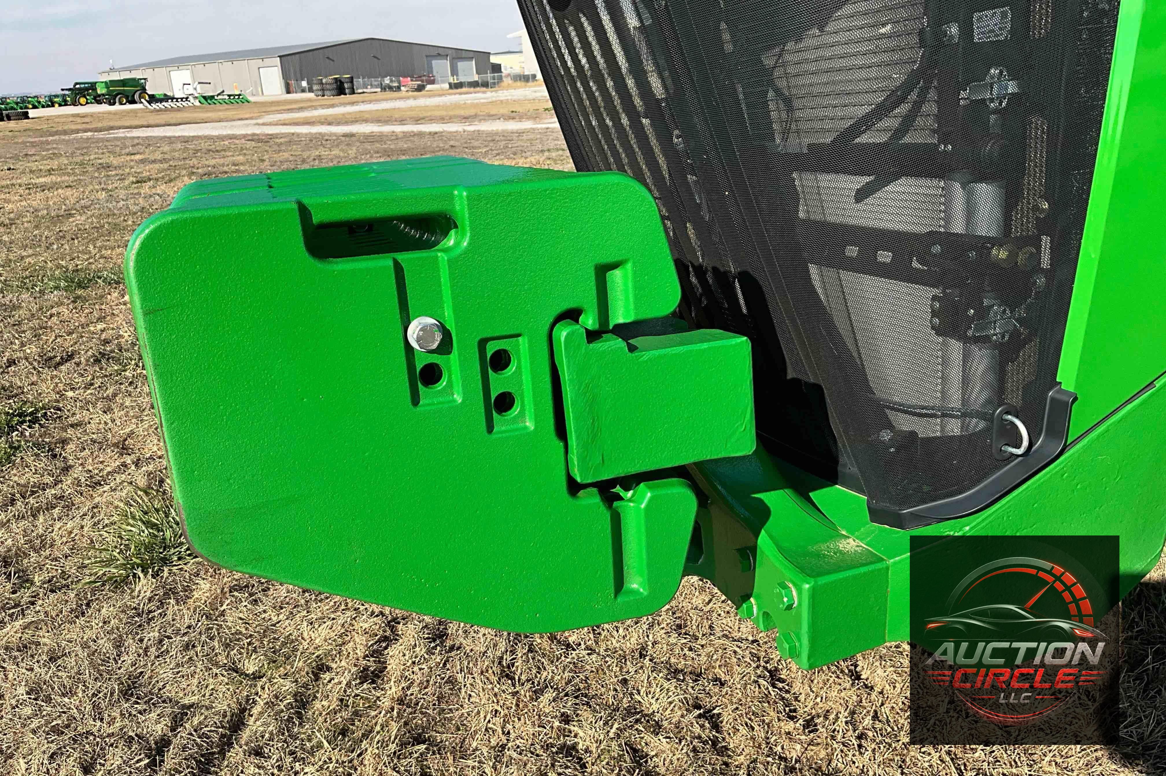 2022 John Deere 8R 250