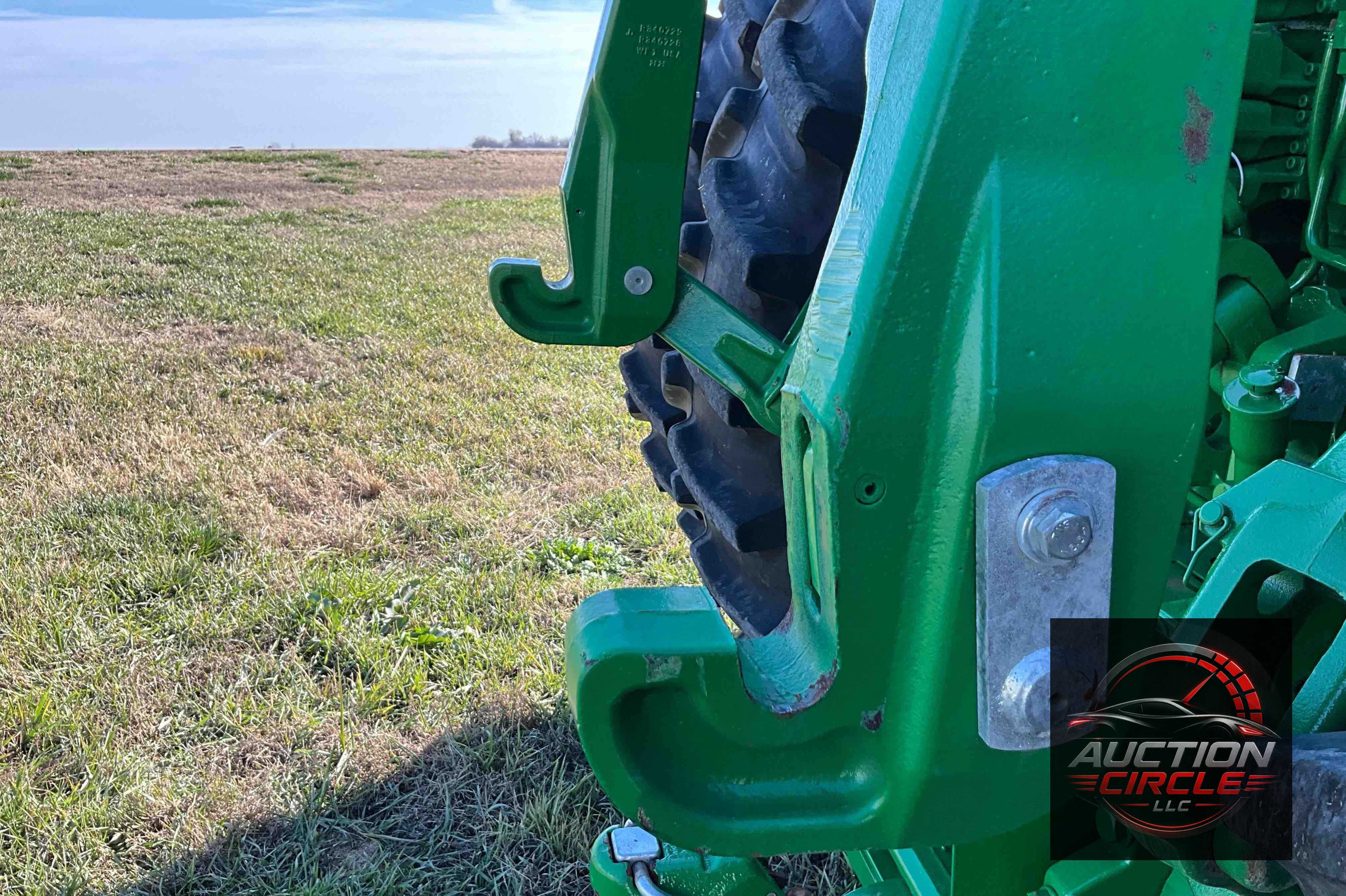 2022 John Deere 8R 250