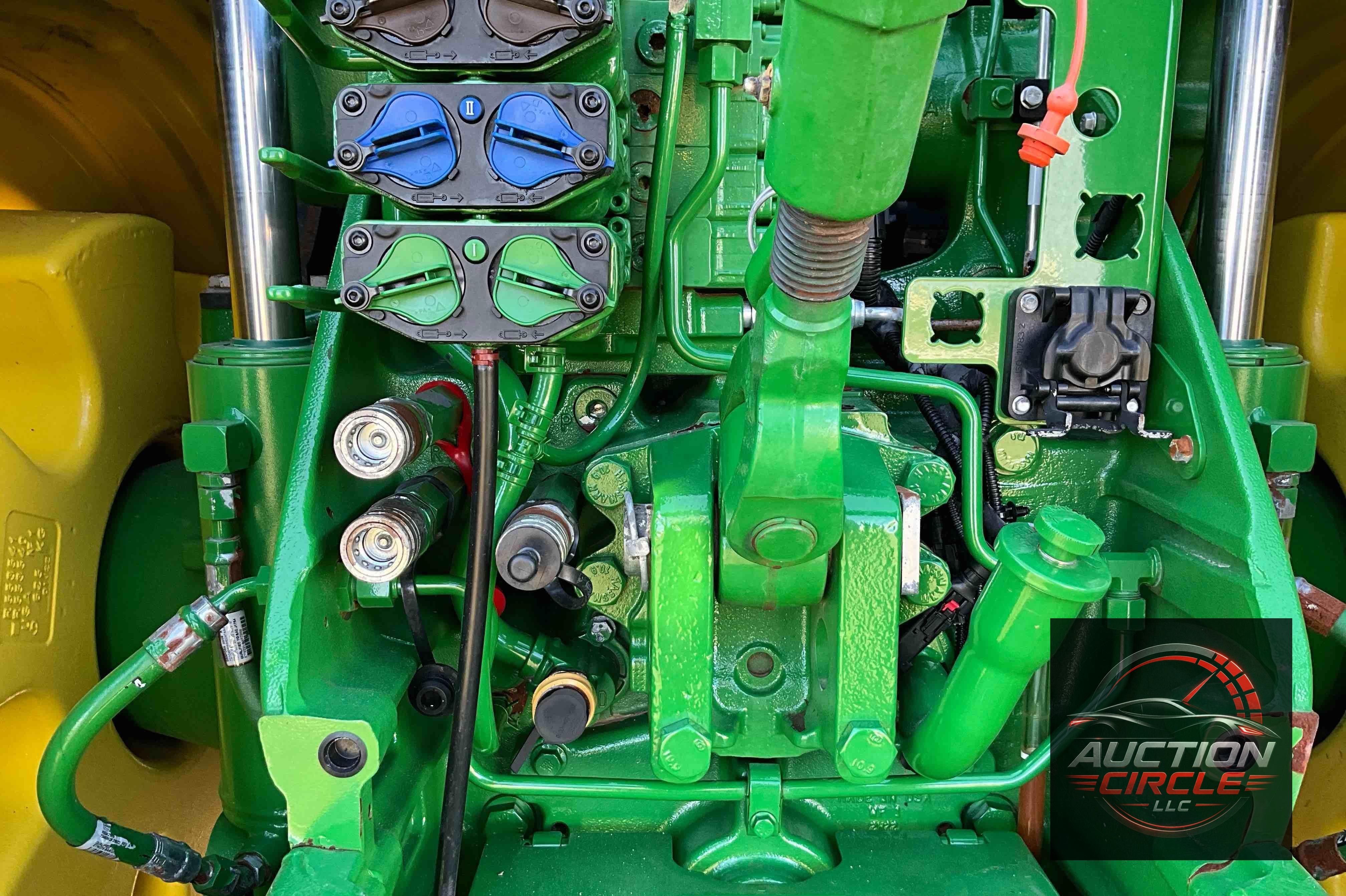 2022 John Deere 8R 250